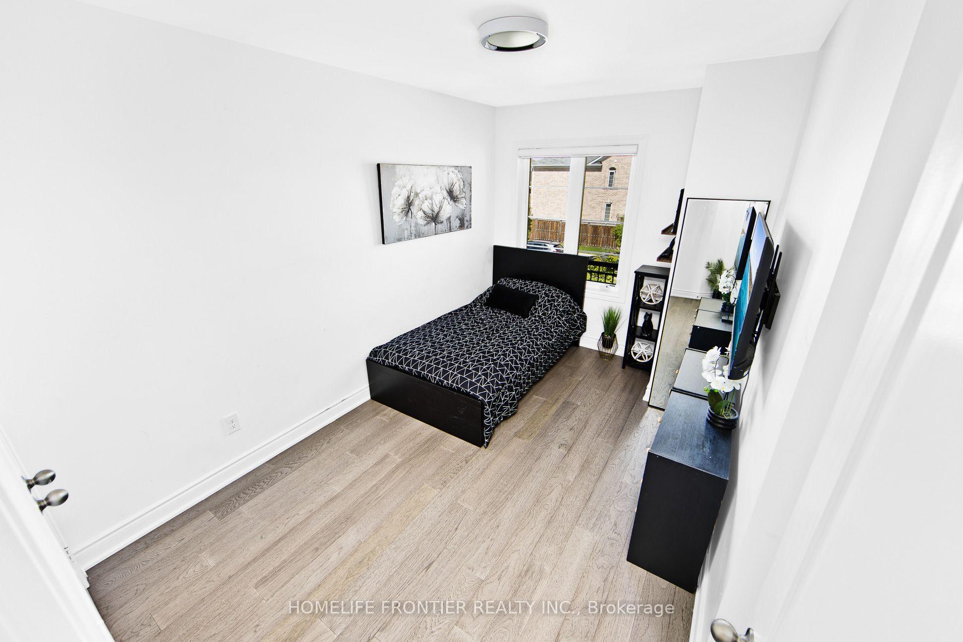 Photo 18 of 112 Narbonne Crescent, Hamilton, Stoney Creek — HOMEH