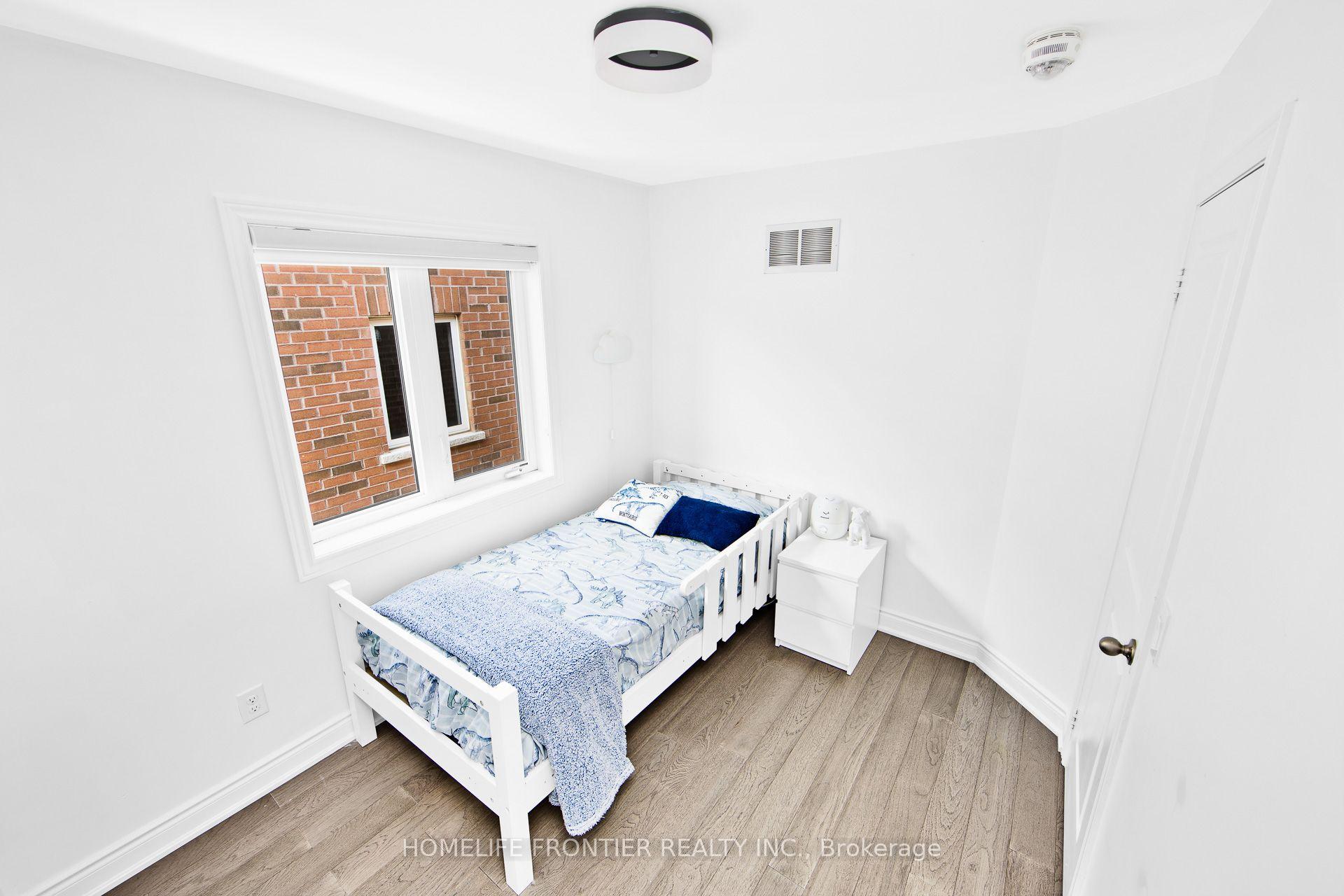 Photo 19 of 112 Narbonne Crescent, Hamilton, Stoney Creek — HOMEH