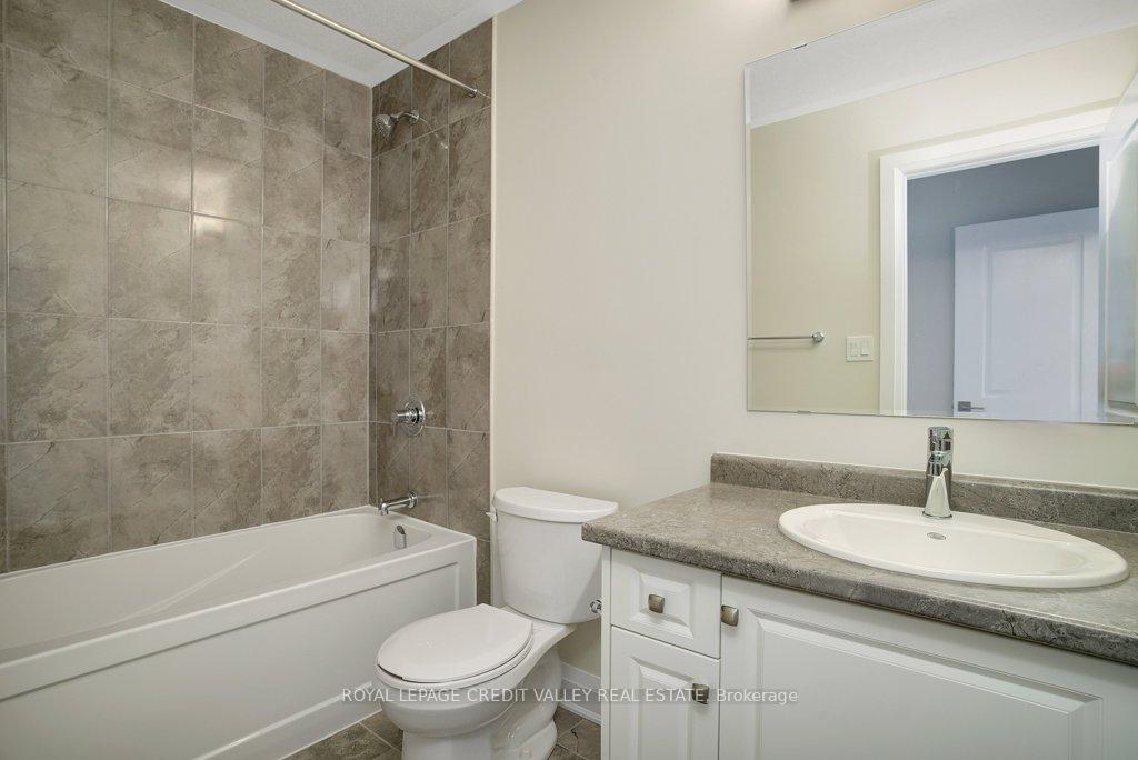 Photo 21 of 375 Chokecherry Crescent, Waterloo, Columbia Forest/Clair Hills — HOMEH