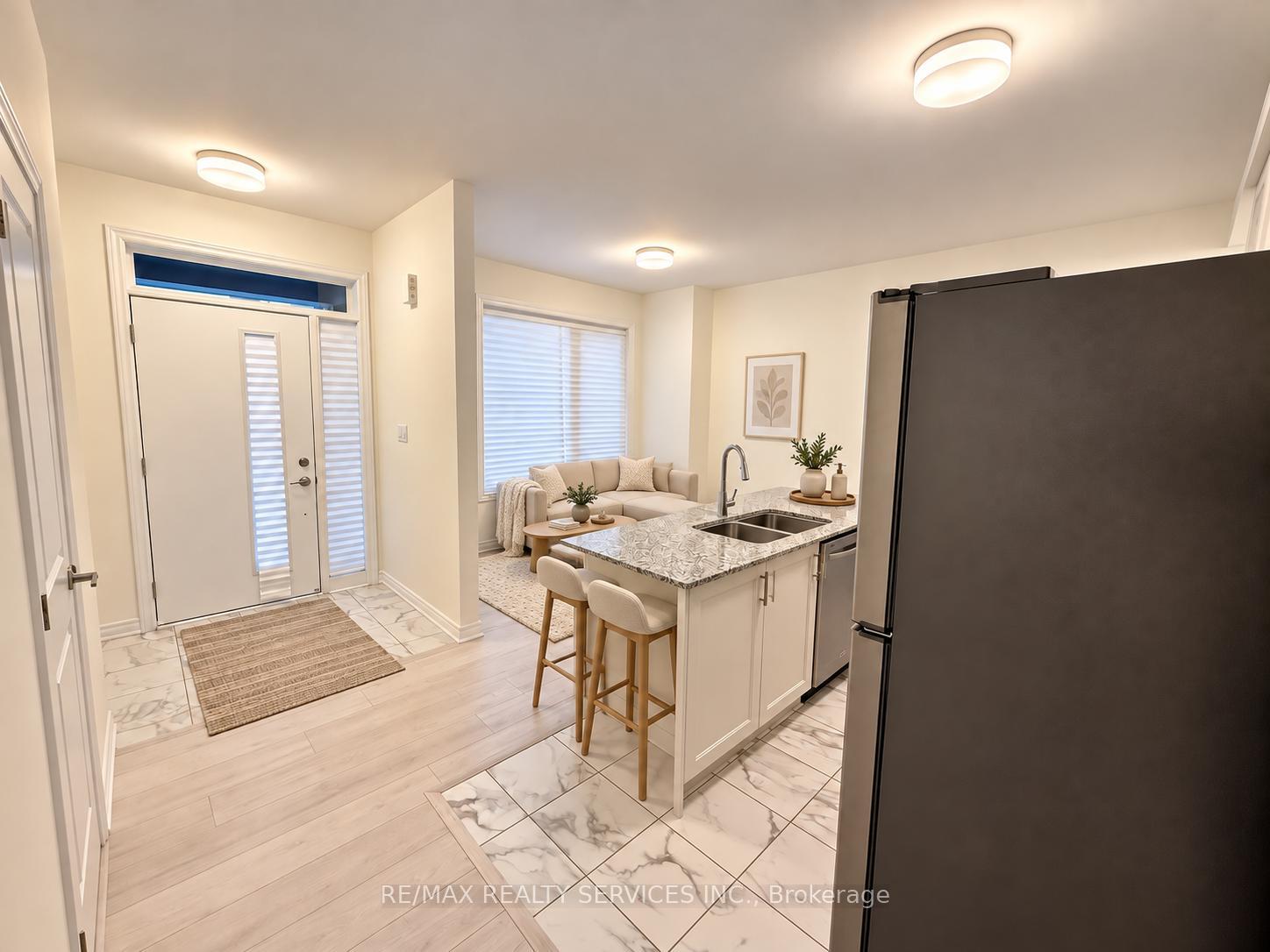 Photo 5 of 48 Thornbird Crescent, Brampton, Northwest Brampton — HOMEH