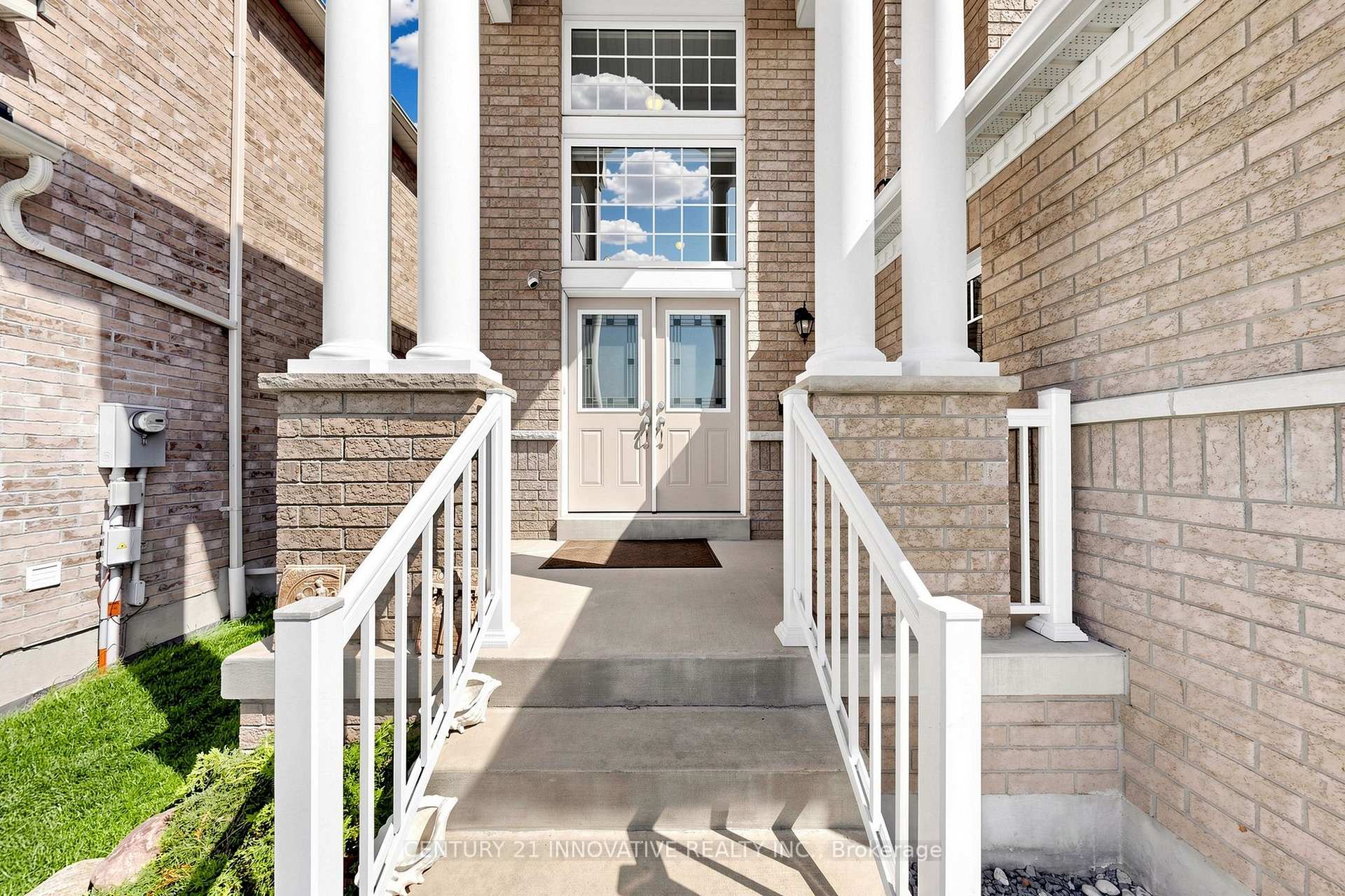 Photo 5 of 55 Sharplin Drive, Ajax, South East — HOMEH