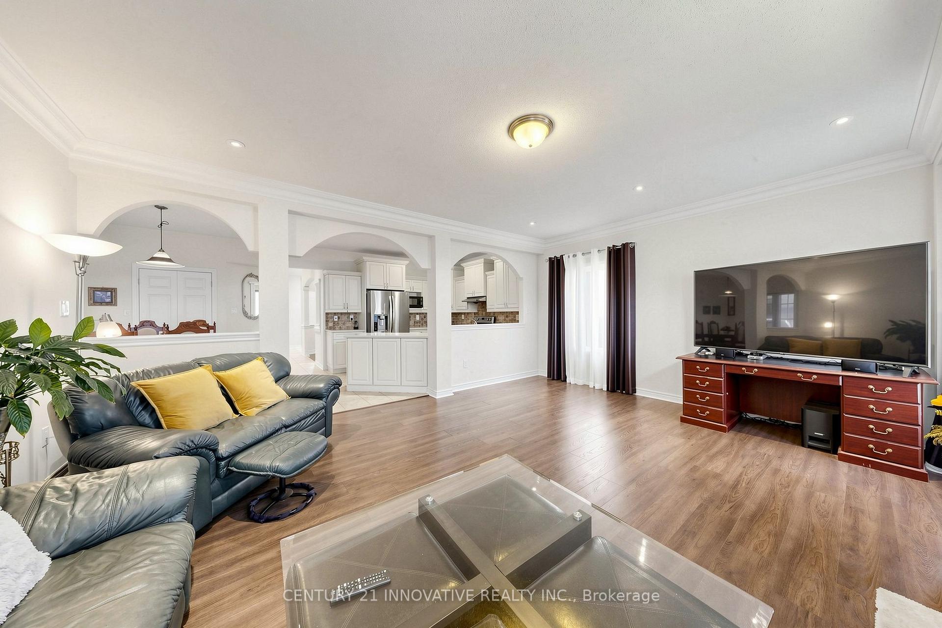 Photo 14 of 55 Sharplin Drive, Ajax, South East — HOMEH