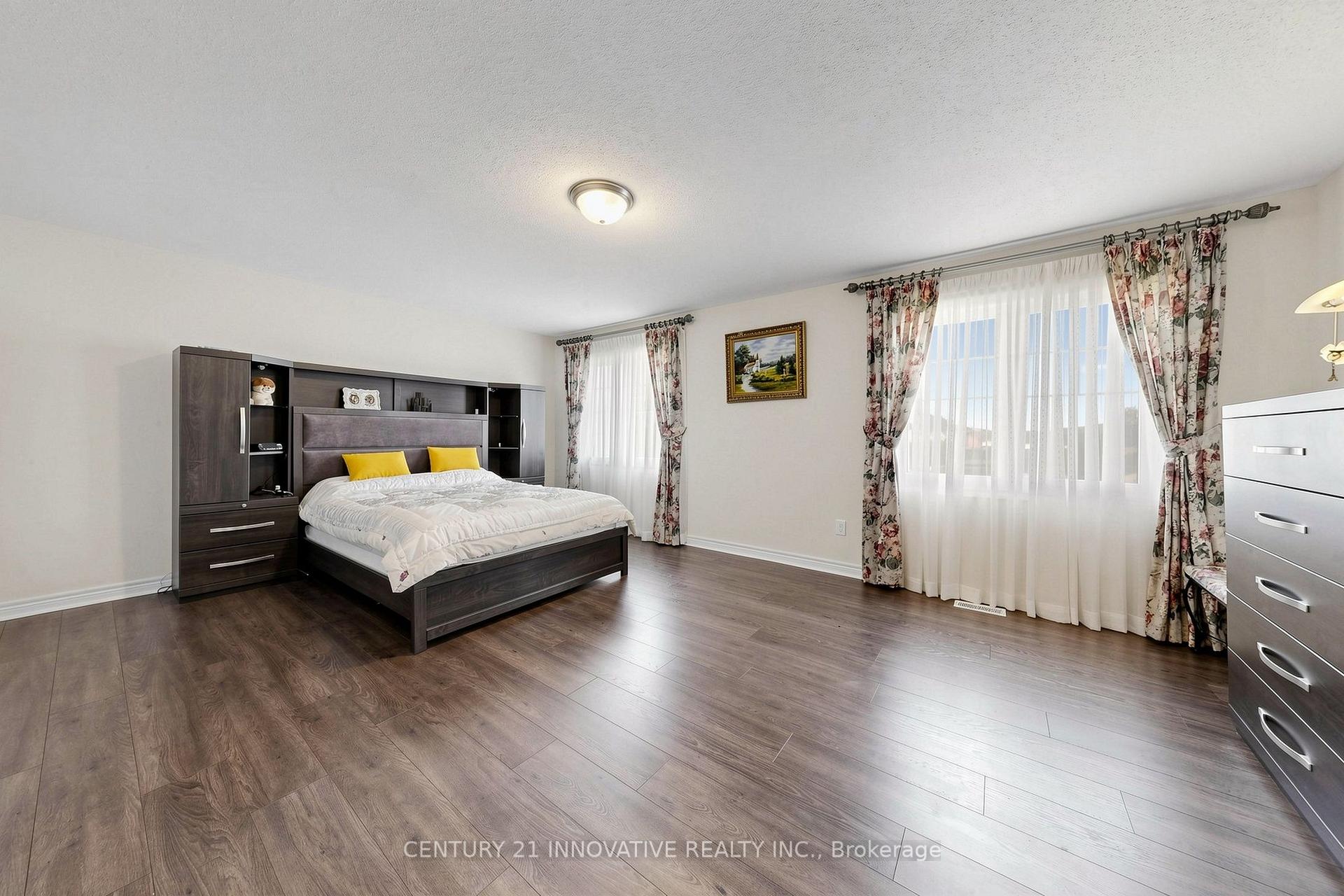 Photo 25 of 55 Sharplin Drive, Ajax, South East — HOMEH