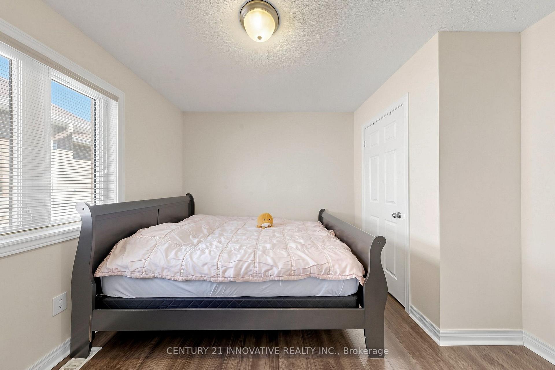 Photo 36 of 55 Sharplin Drive, Ajax, South East — HOMEH