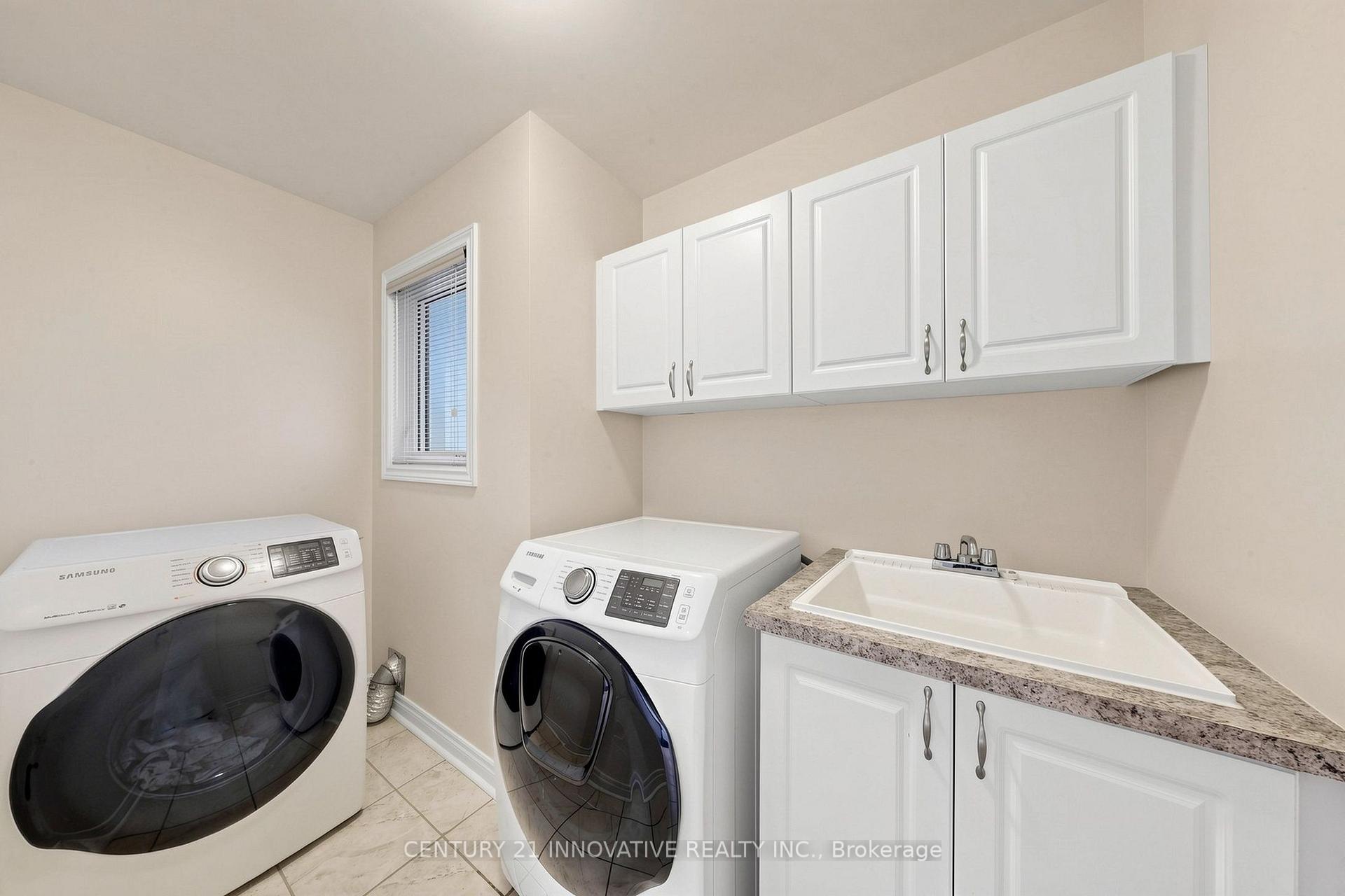 Photo 42 of 55 Sharplin Drive, Ajax, South East — HOMEH