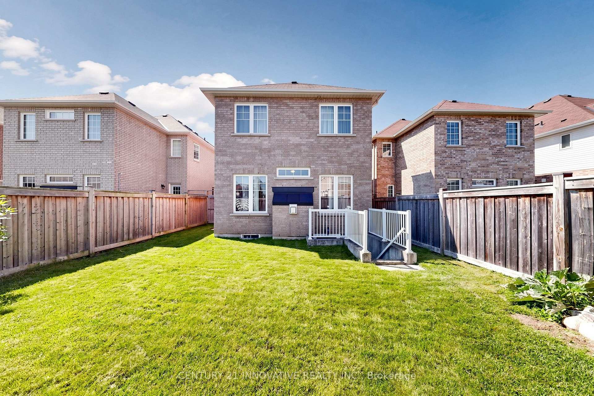 Photo 43 of 55 Sharplin Drive, Ajax, South East — HOMEH