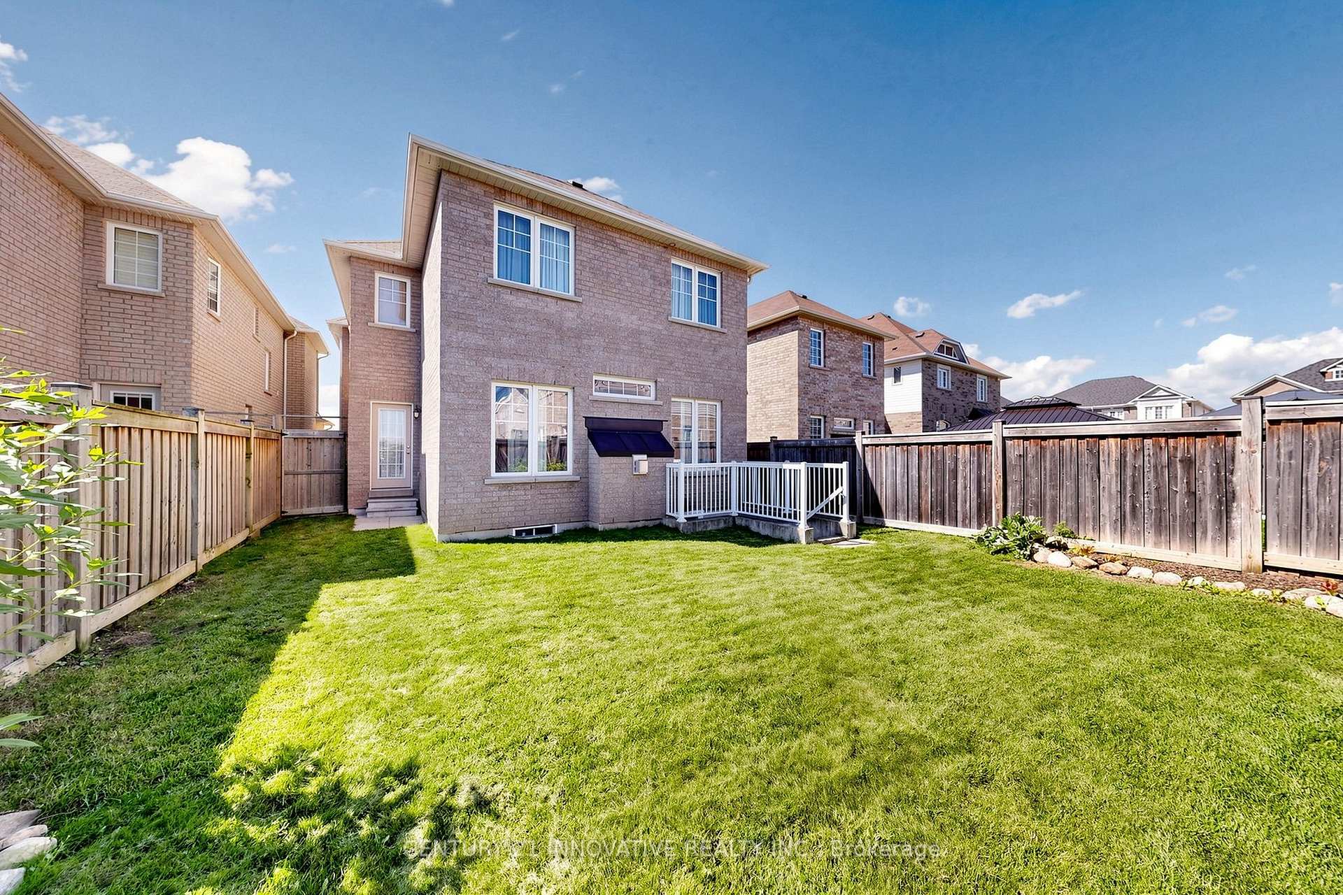 Photo 44 of 55 Sharplin Drive, Ajax, South East — HOMEH