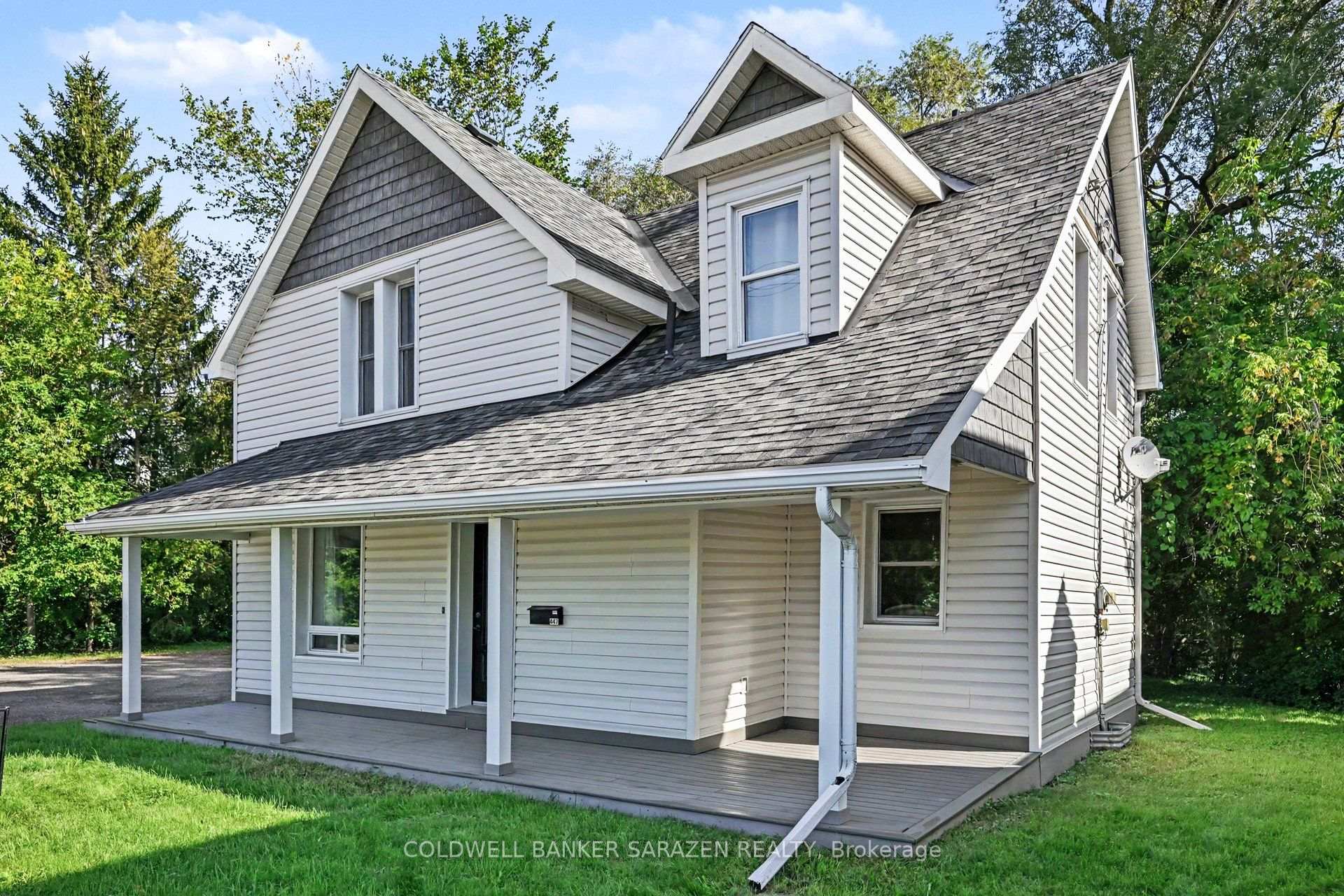 Photo 2 of 447 Raglan Street S, Renfrew, Renfrew — HOMEH