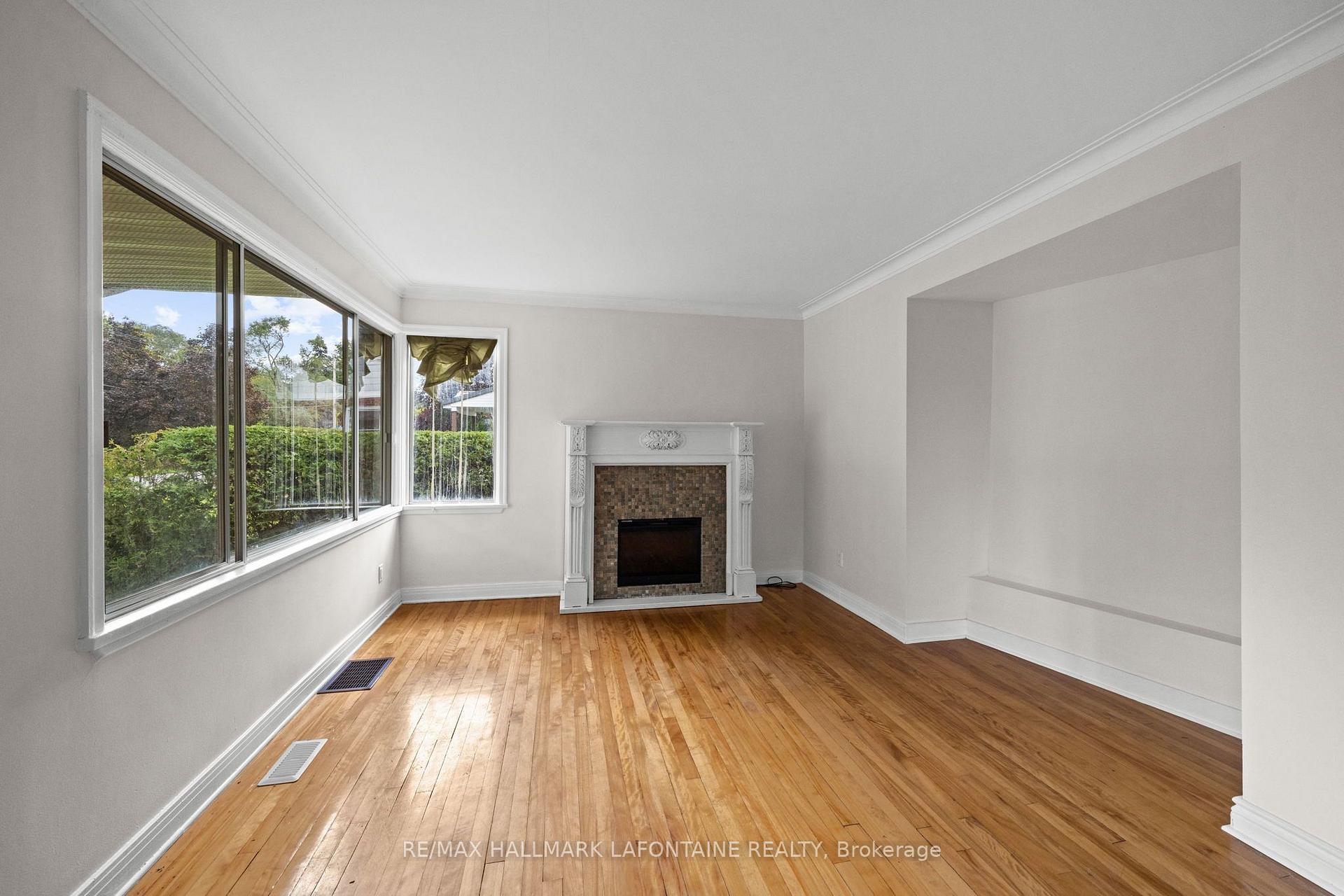 Photo 7 of 828 Roseview Avenue, Ottawa, Britannia Heights — HOMEH