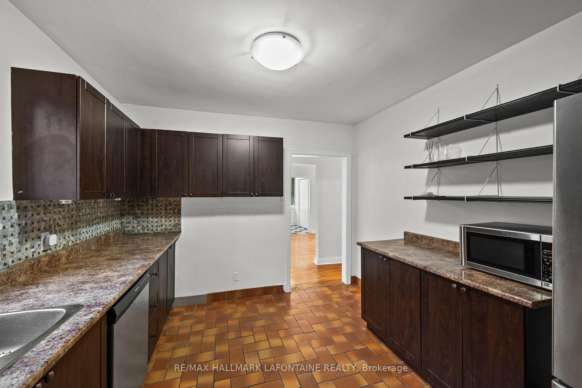 Photo 15 of 828 Roseview Avenue, Ottawa, Britannia Heights — HOMEH