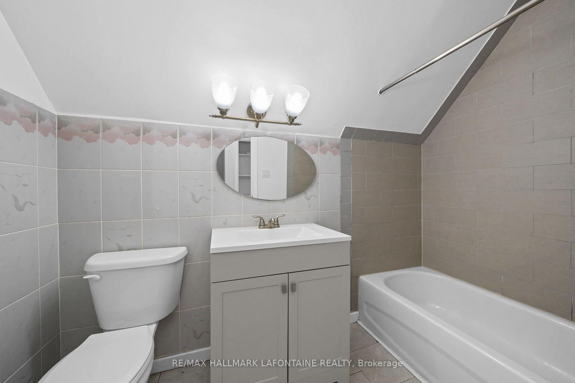 Photo 24 of 828 Roseview Avenue, Ottawa, Britannia Heights — HOMEH