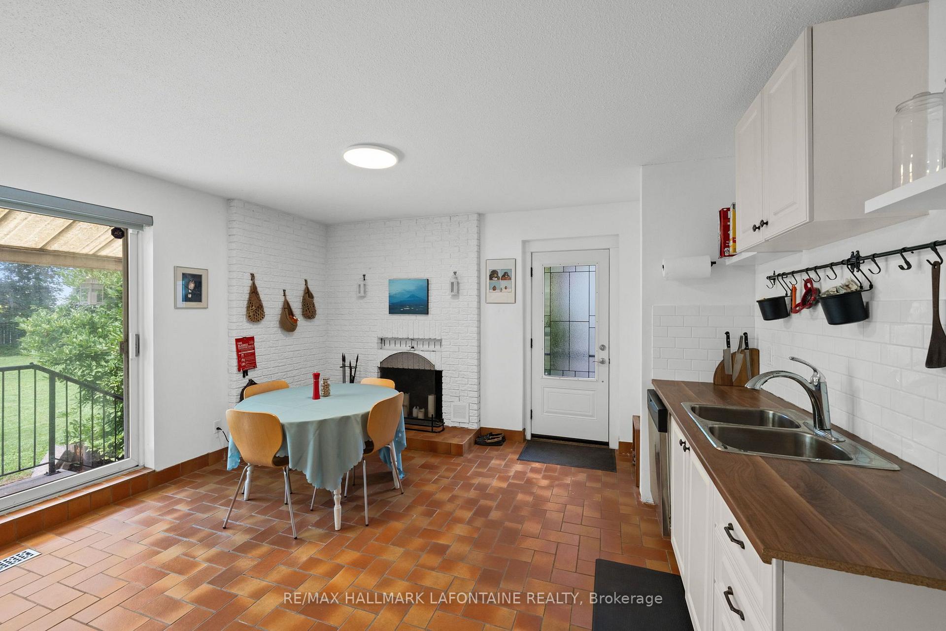 Photo 26 of 828 Roseview Avenue, Ottawa, Britannia Heights — HOMEH