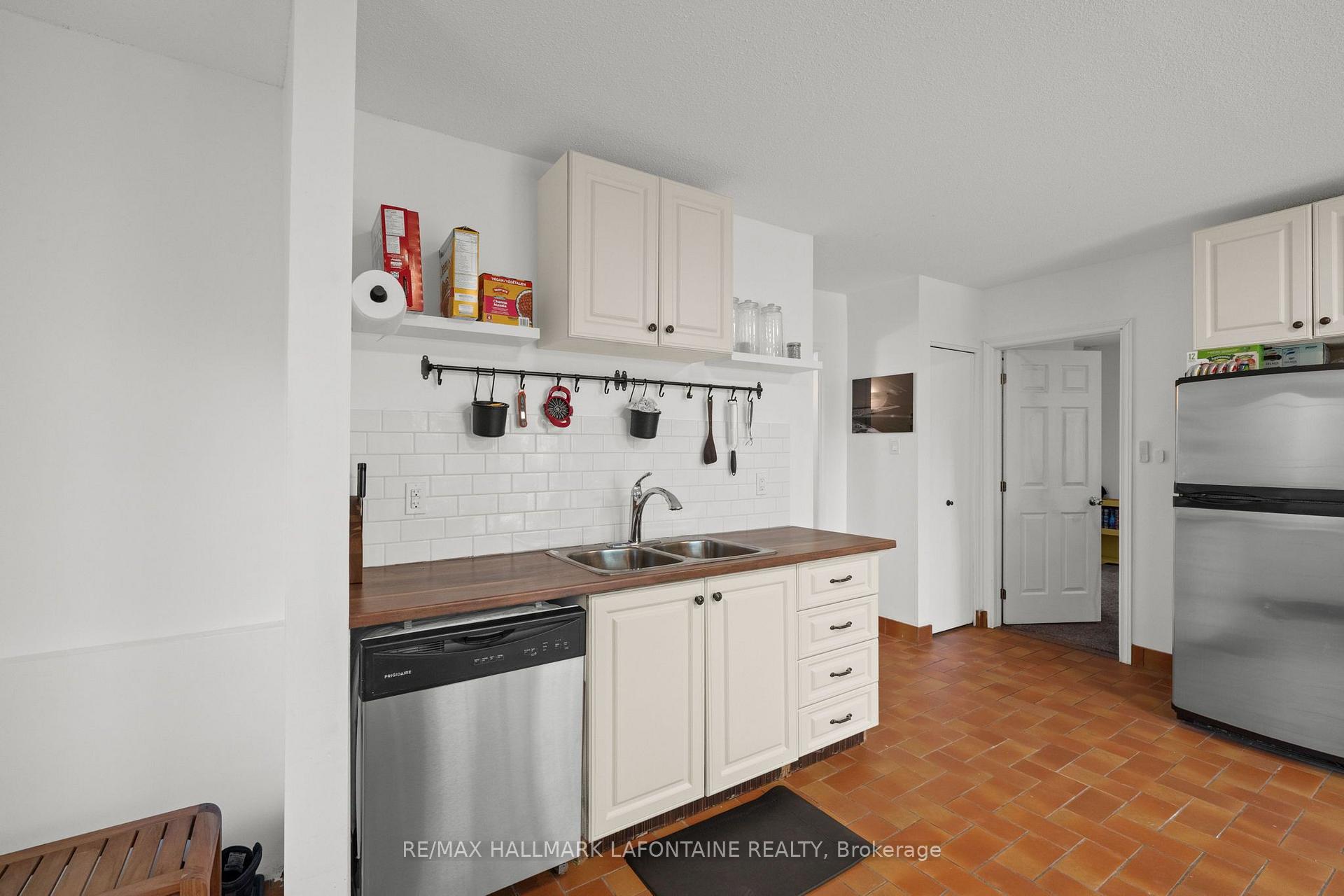Photo 27 of 828 Roseview Avenue, Ottawa, Britannia Heights — HOMEH