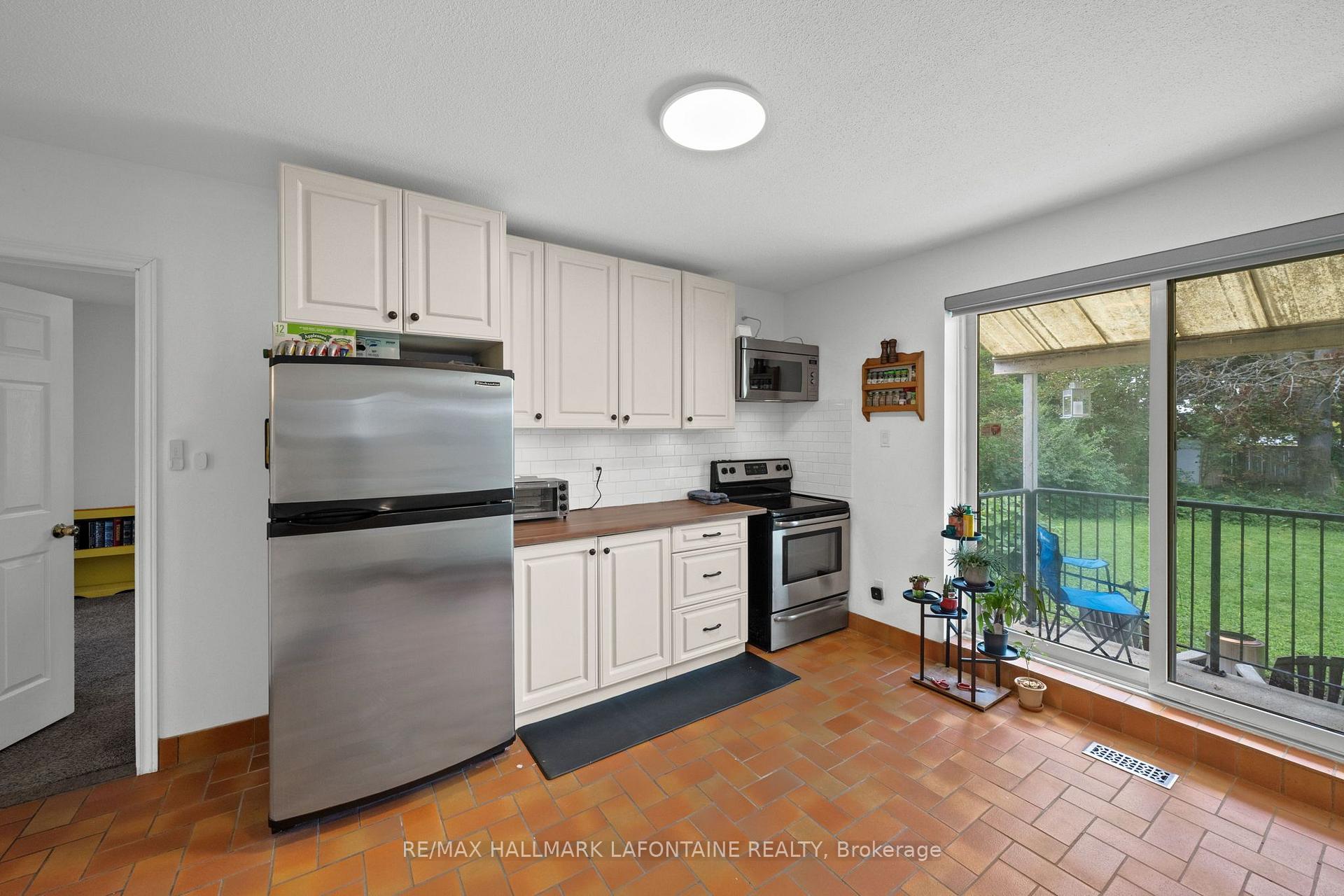 Photo 30 of 828 Roseview Avenue, Ottawa, Britannia Heights — HOMEH