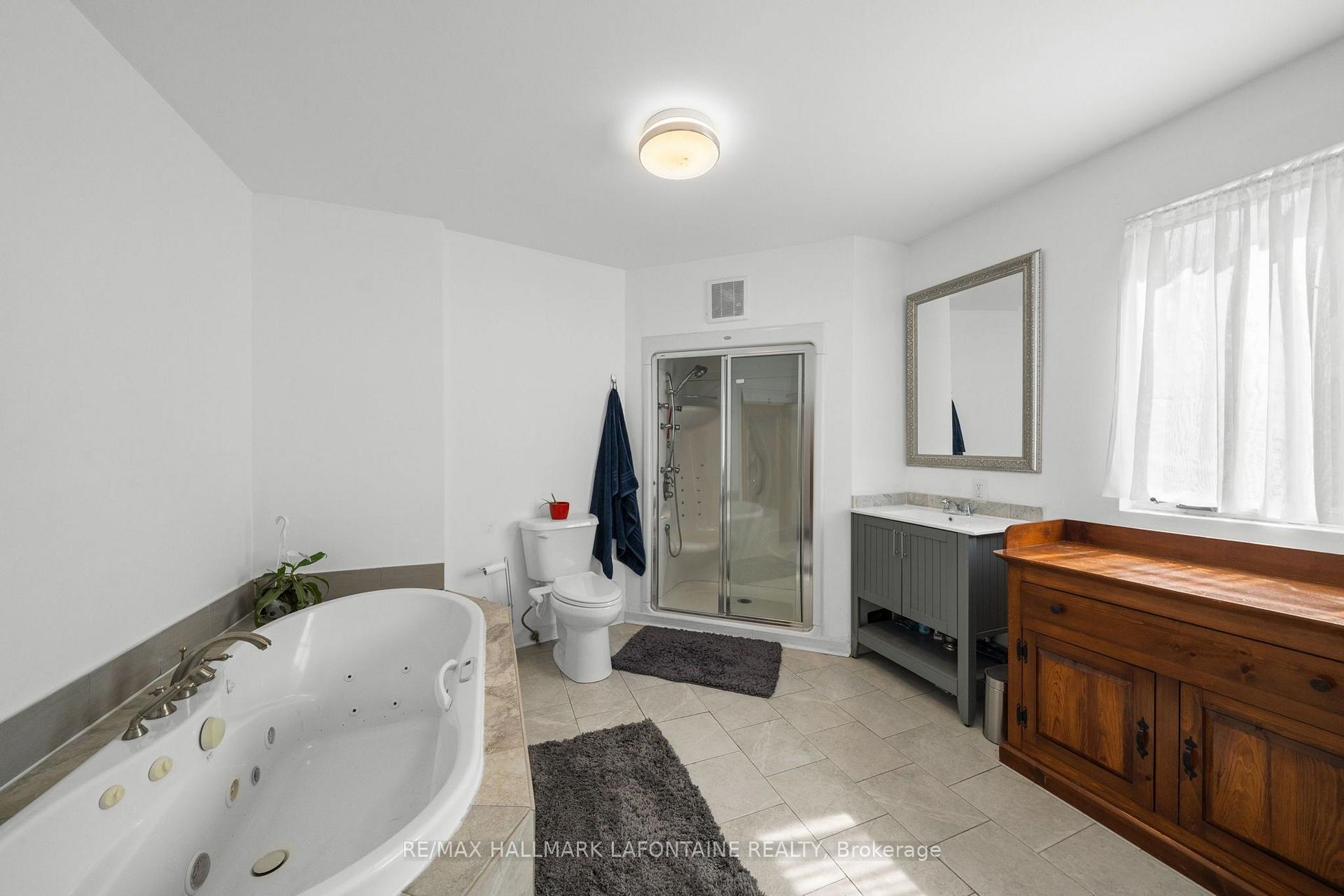 Photo 33 of 828 Roseview Avenue, Ottawa, Britannia Heights — HOMEH