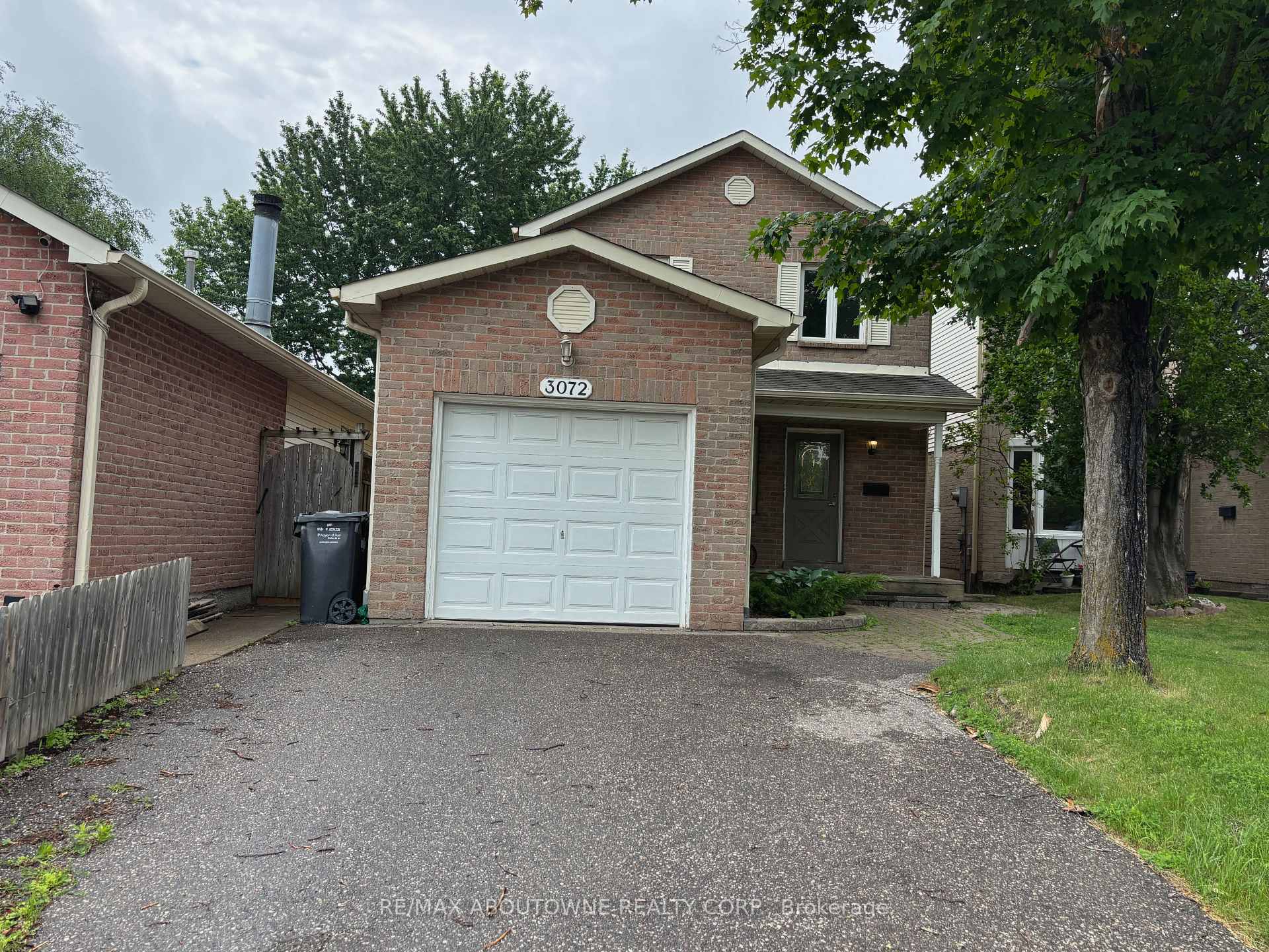 Photo 3 of 3072 Patrick Crescent, Mississauga, Meadowvale — HOMEH