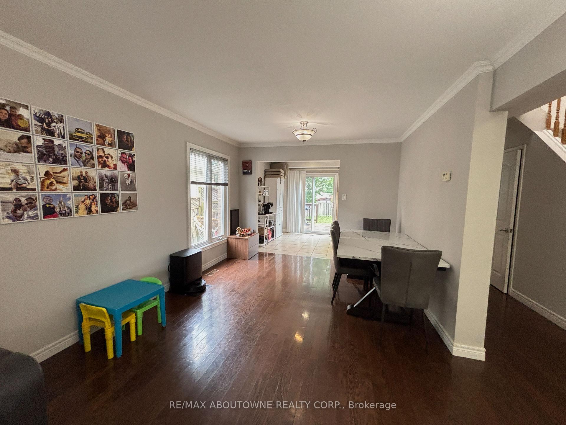 Photo 7 of 3072 Patrick Crescent, Mississauga, Meadowvale — HOMEH