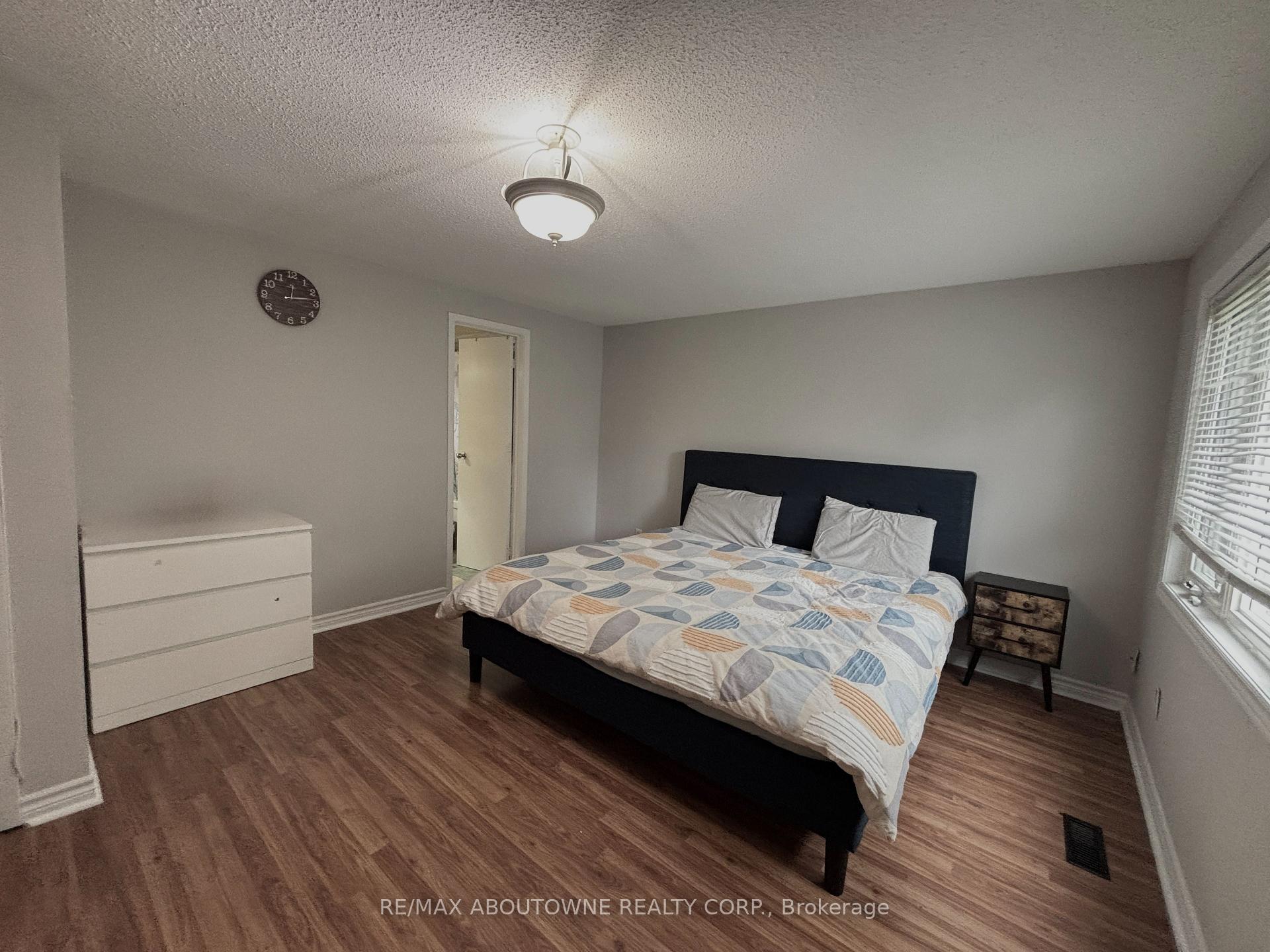 Photo 12 of 3072 Patrick Crescent, Mississauga, Meadowvale — HOMEH
