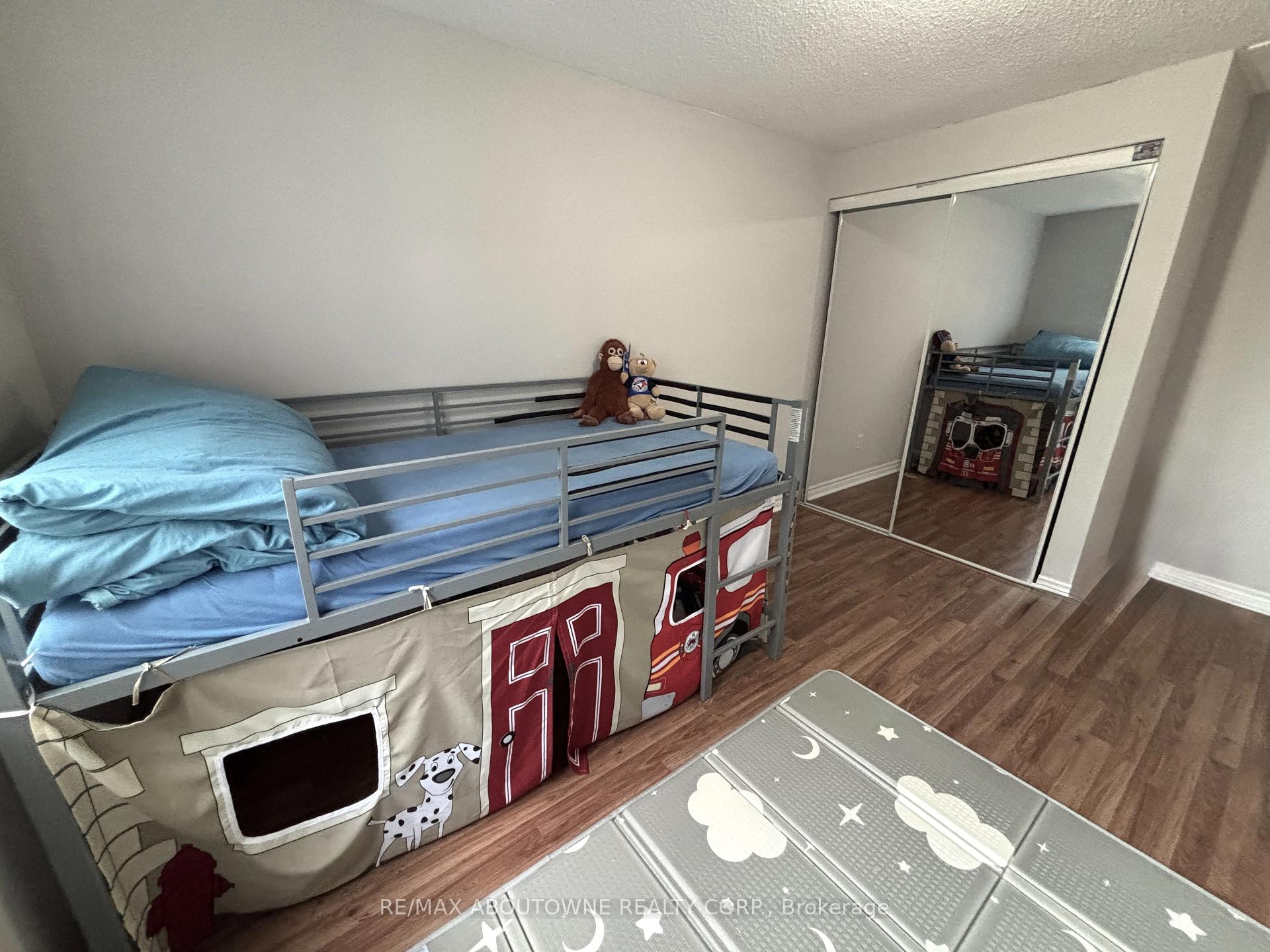 Photo 17 of 3072 Patrick Crescent, Mississauga, Meadowvale — HOMEH
