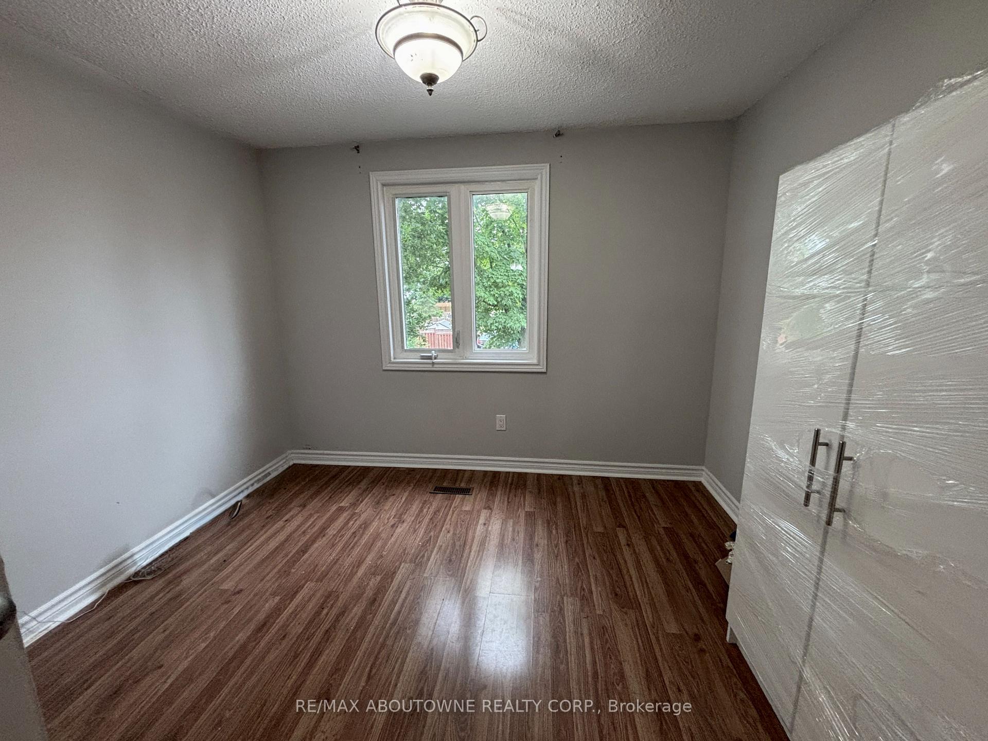 Photo 18 of 3072 Patrick Crescent, Mississauga, Meadowvale — HOMEH