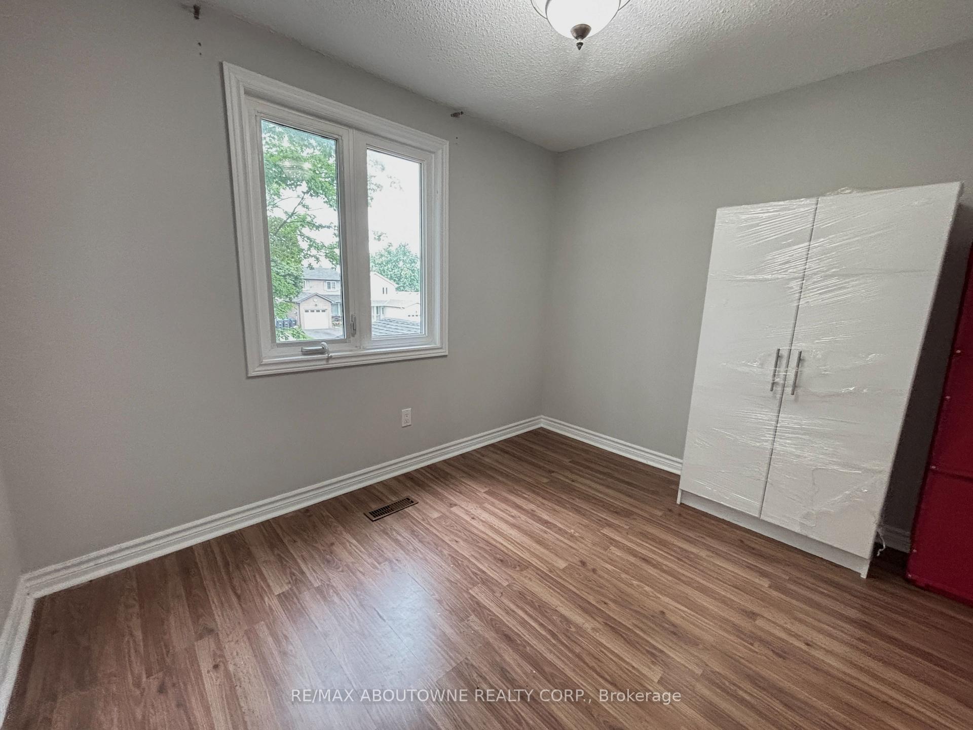 Photo 19 of 3072 Patrick Crescent, Mississauga, Meadowvale — HOMEH