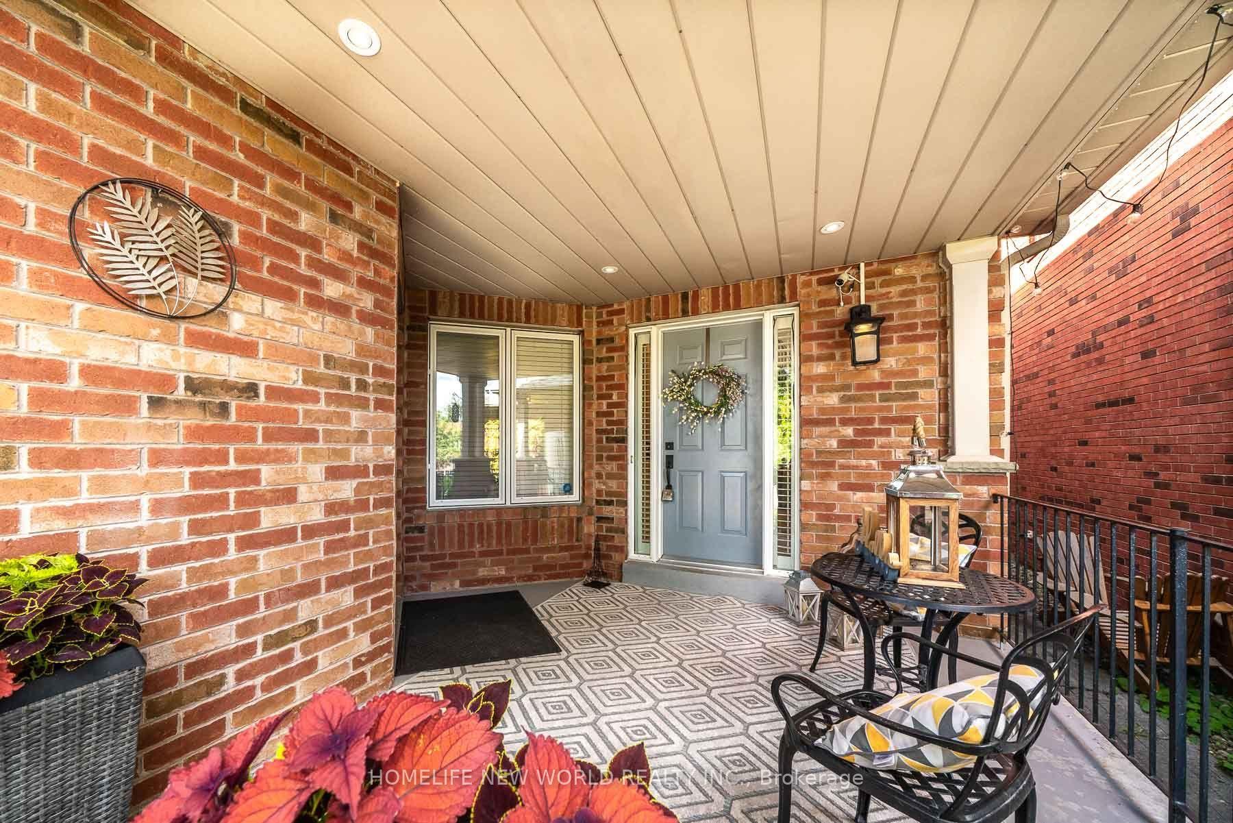 Photo 2 of 397 Hewitt Circle, Newmarket, Summerhill Estates — HOMEH