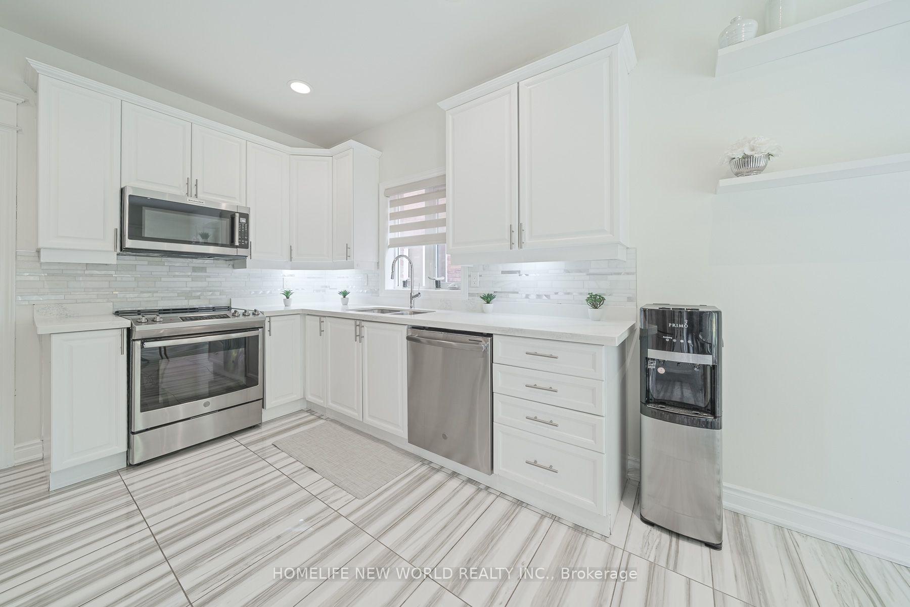 Photo 12 of 397 Hewitt Circle, Newmarket, Summerhill Estates — HOMEH