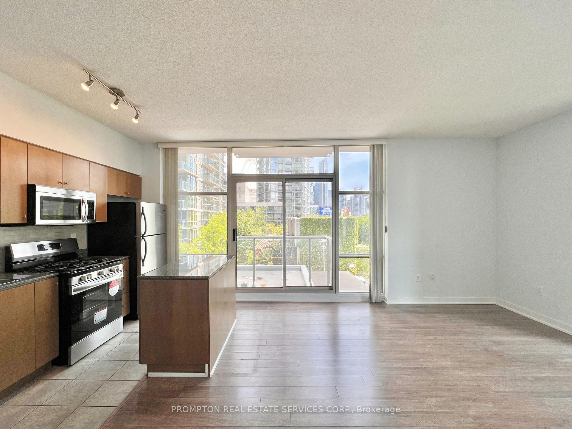 Photo 11 of Unit 203, 9 Spadina Avenue, Toronto, Waterfront Communities — HOMEH