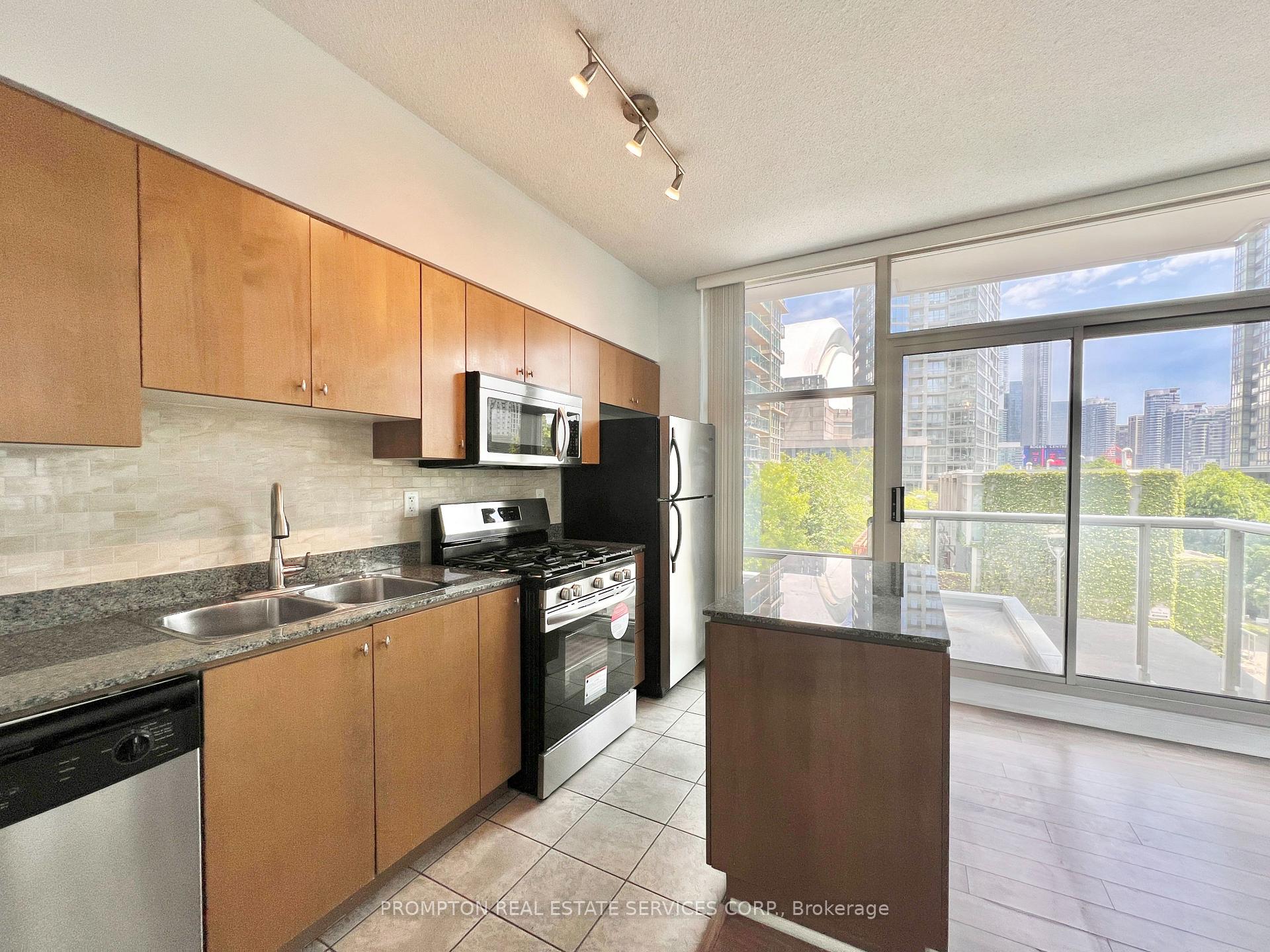 Photo 12 of Unit 203, 9 Spadina Avenue, Toronto, Waterfront Communities — HOMEH
