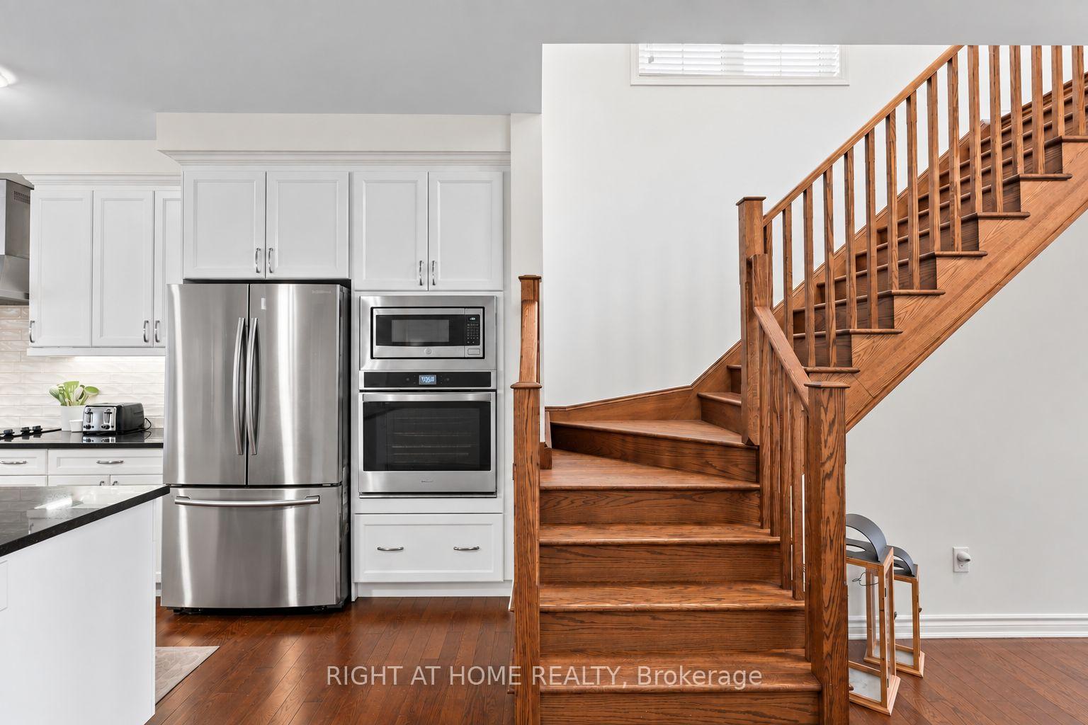 Photo 21 of 404 Equestrian Way, Cambridge, Hagey — HOMEH