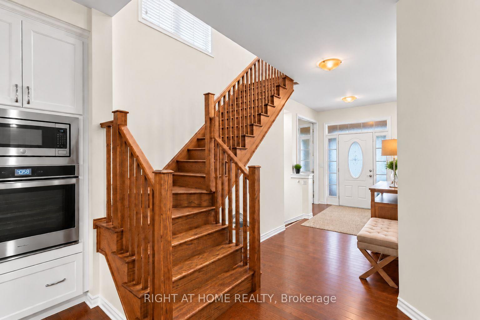 Photo 41 of 404 Equestrian Way, Cambridge, Hagey — HOMEH