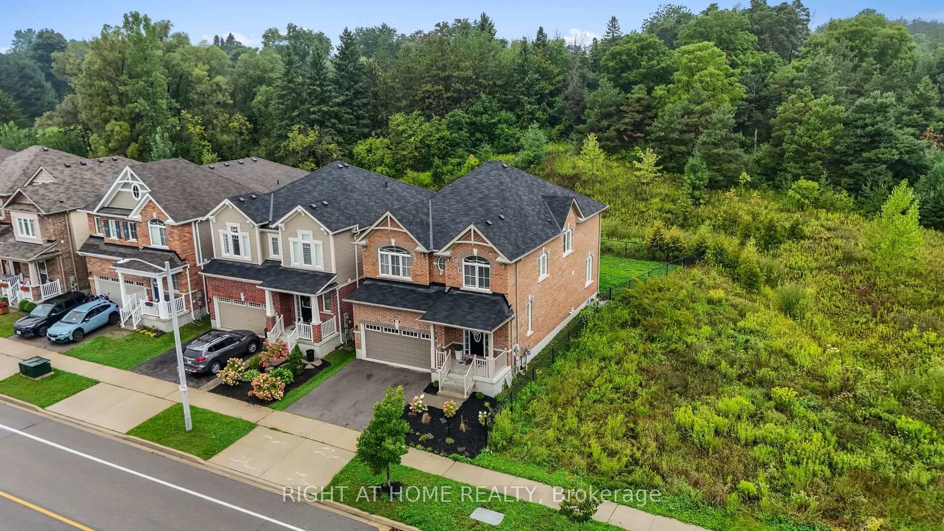Photo 8 of 404 Equestrian Way, Cambridge, Hagey — HOMEH