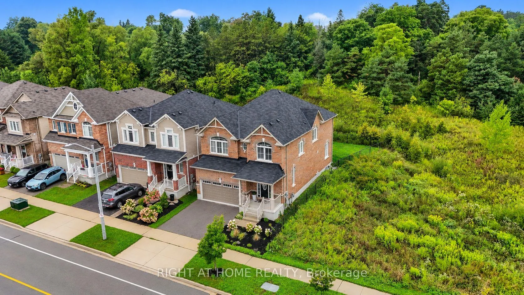 Photo 10 of 404 Equestrian Way, Cambridge, Hagey — HOMEH