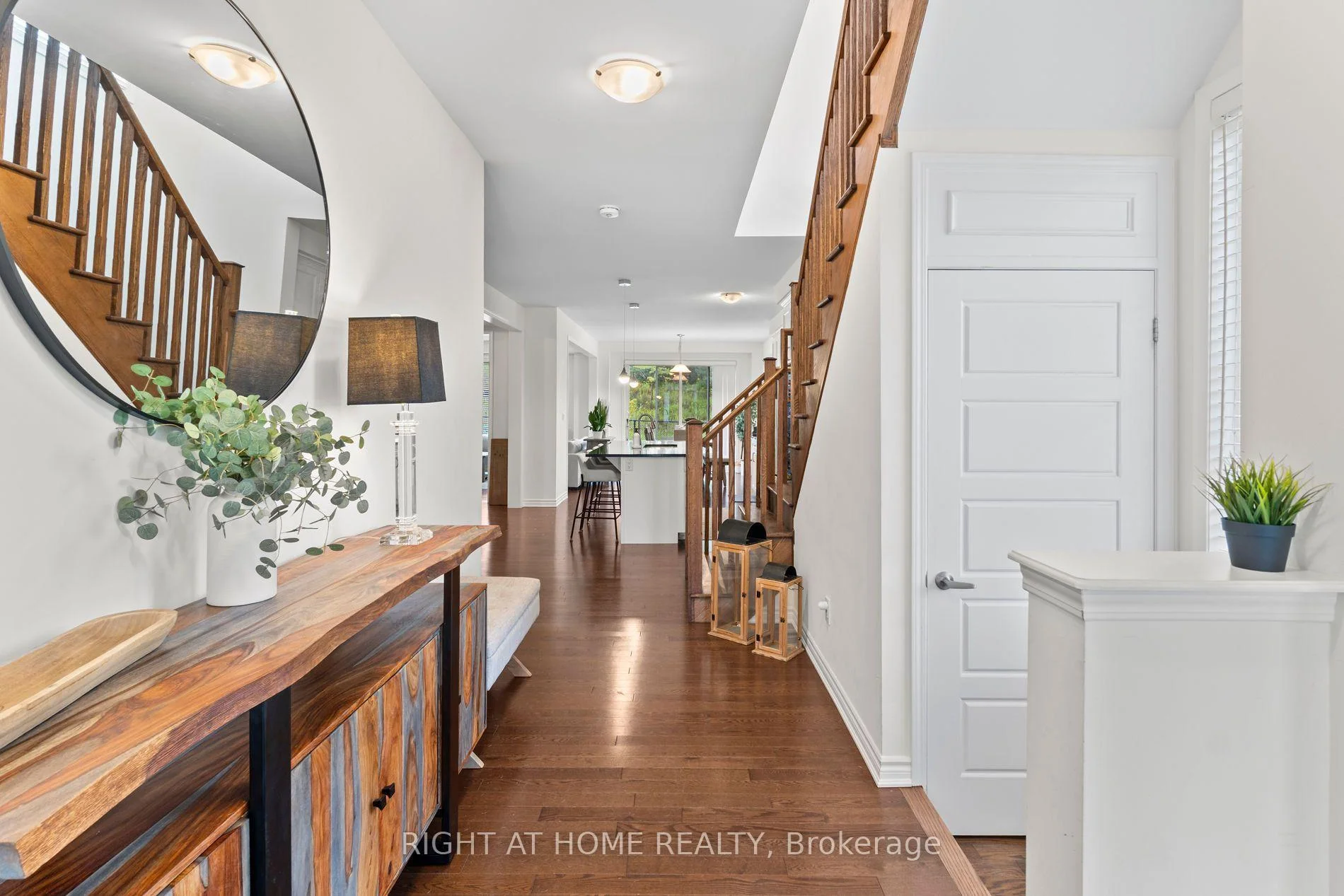 Photo 12 of 404 Equestrian Way, Cambridge, Hagey — HOMEH