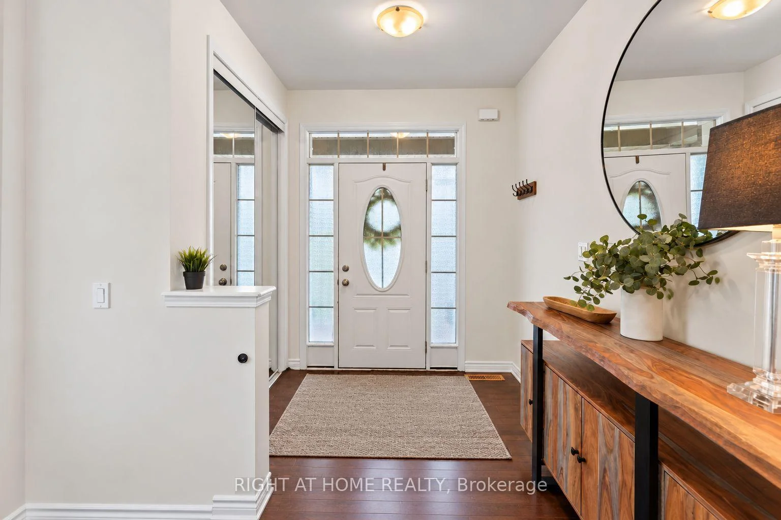 Photo 14 of 404 Equestrian Way, Cambridge, Hagey — HOMEH