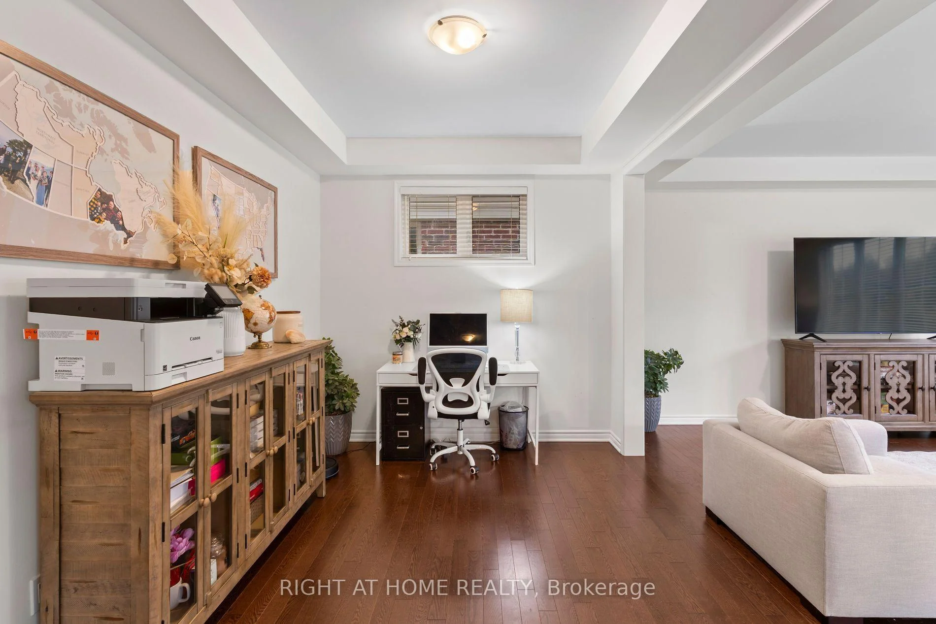 Photo 34 of 404 Equestrian Way, Cambridge, Hagey — HOMEH