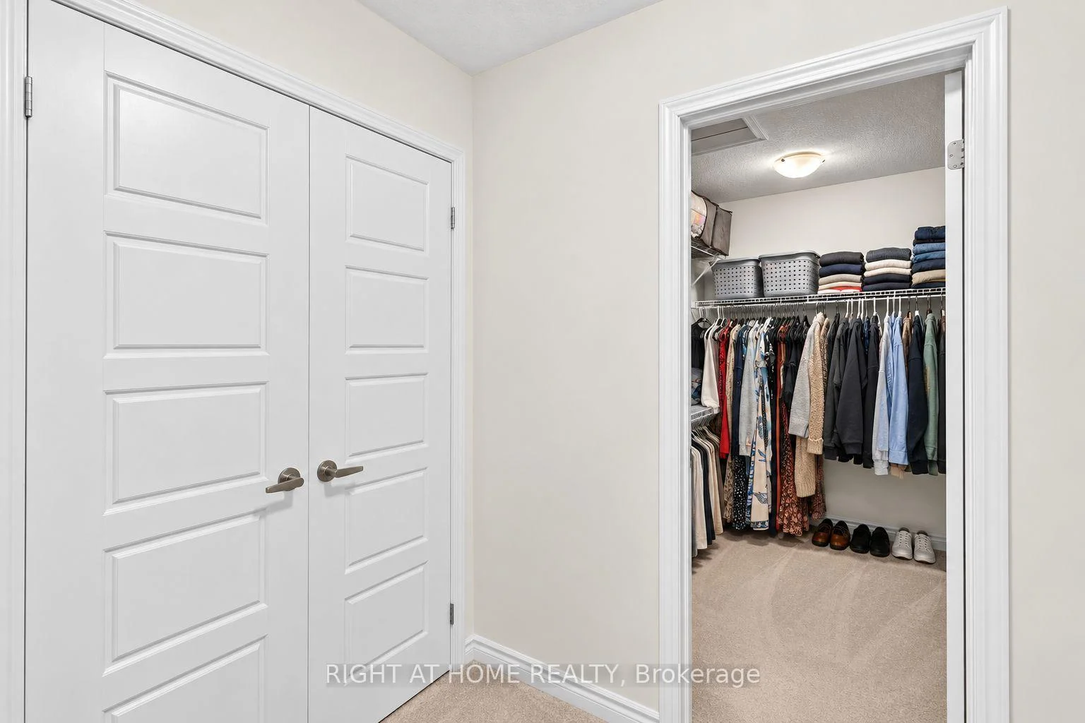 Photo 38 of 404 Equestrian Way, Cambridge, Hagey — HOMEH