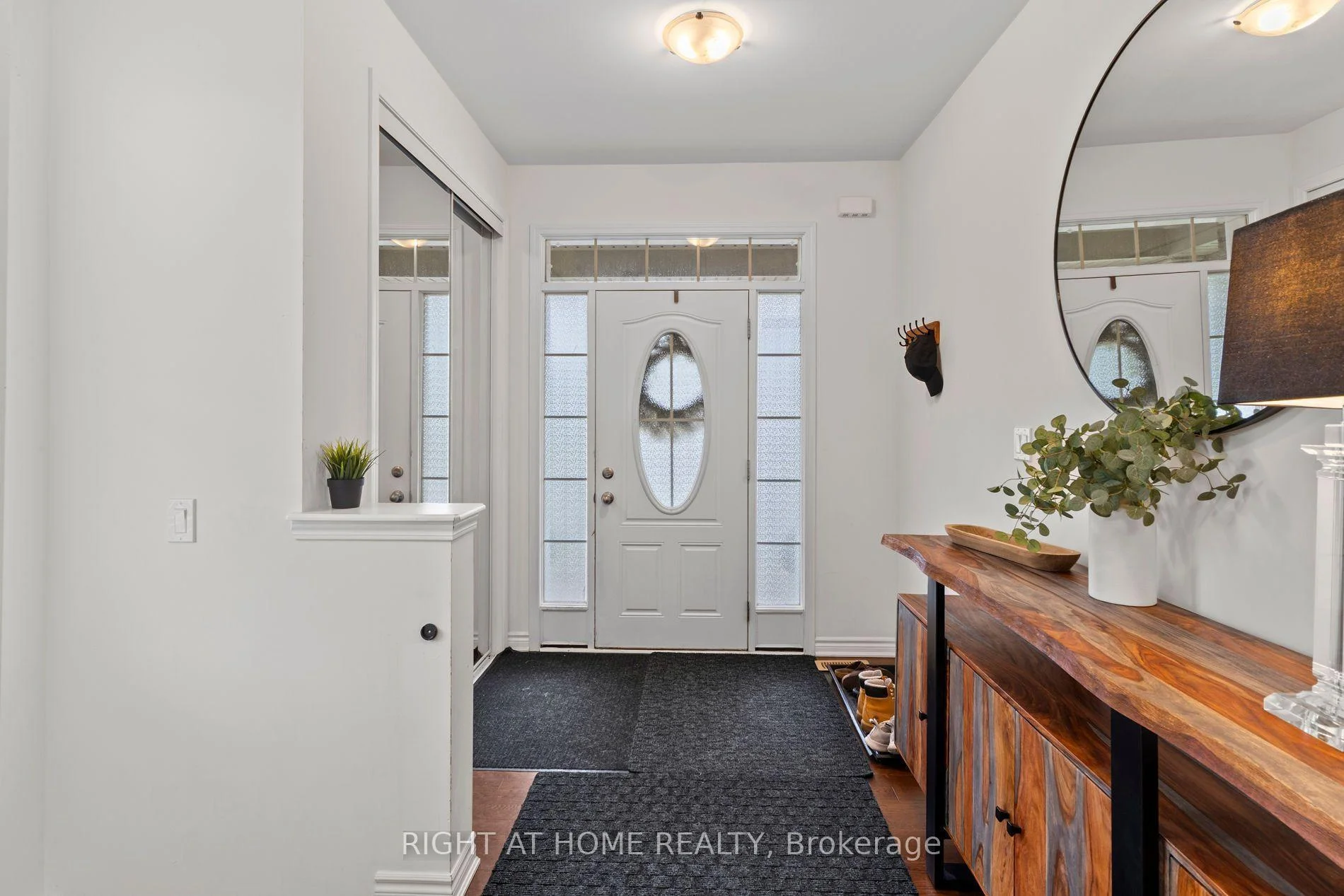 Photo 45 of 404 Equestrian Way, Cambridge, Hagey — HOMEH