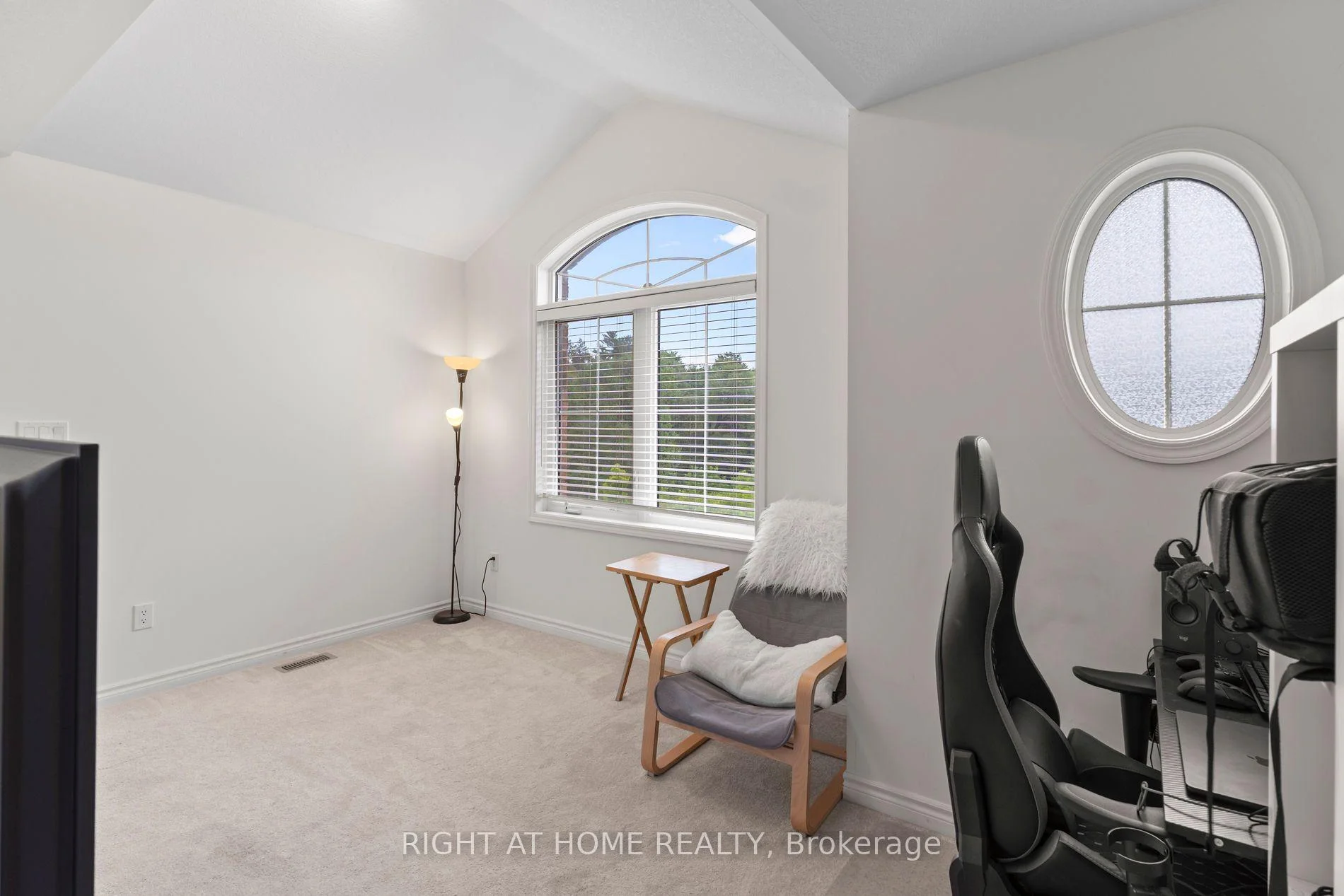 Photo 47 of 404 Equestrian Way, Cambridge, Hagey — HOMEH