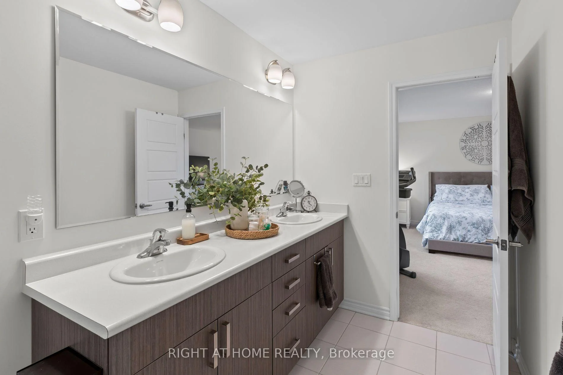 Photo 72 of 404 Equestrian Way, Cambridge, Hagey — HOMEH
