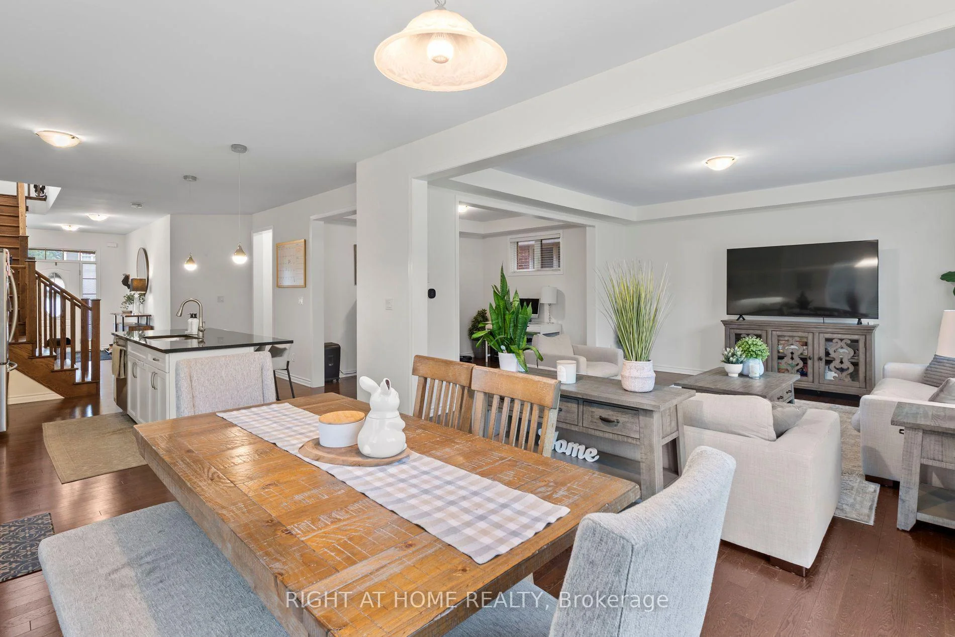 Photo 77 of 404 Equestrian Way, Cambridge, Hagey — HOMEH