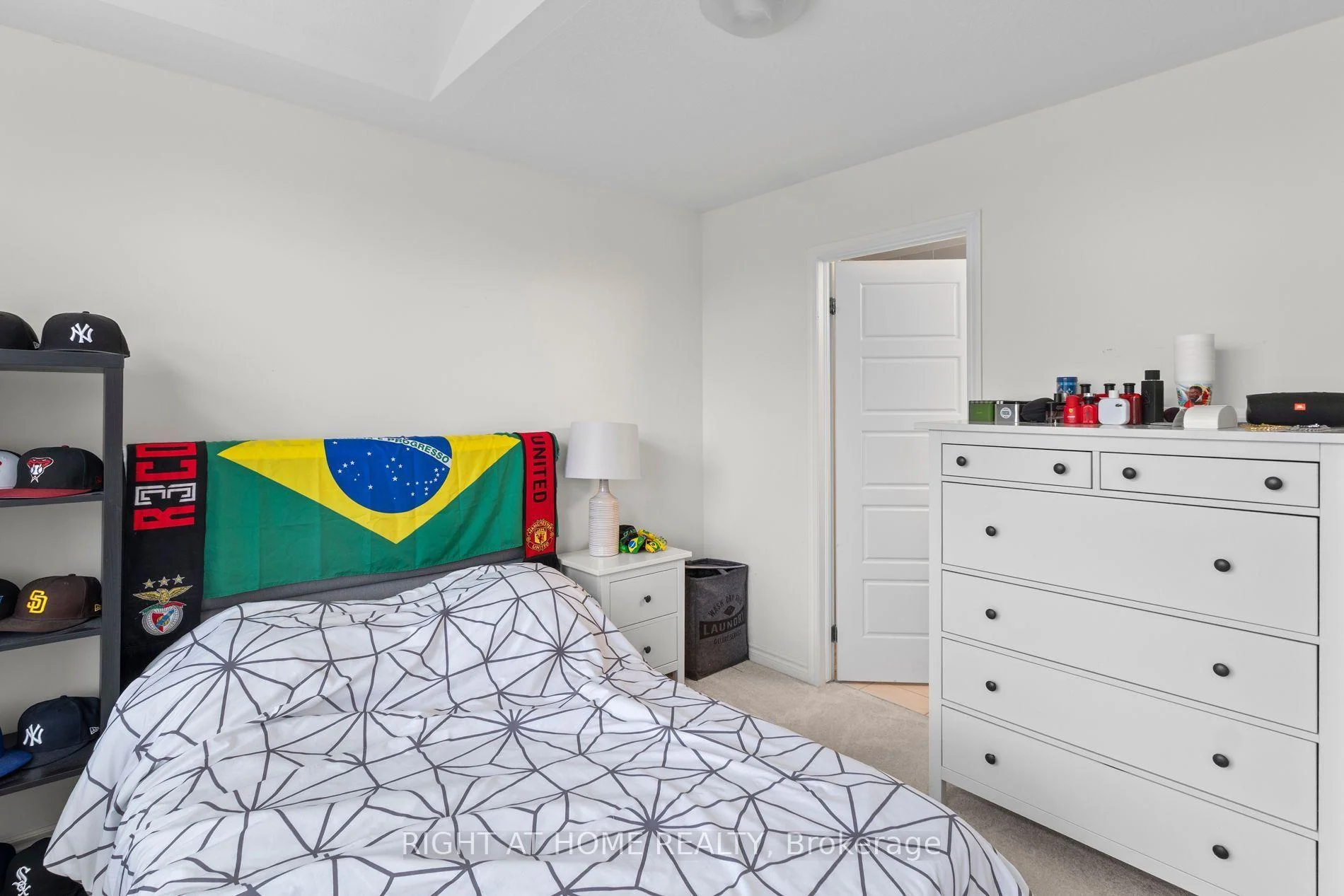 Photo 78 of 404 Equestrian Way, Cambridge, Hagey — HOMEH