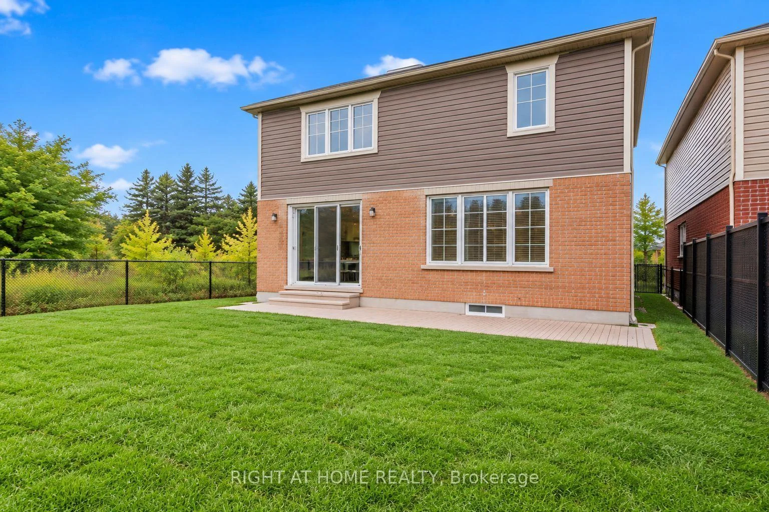 Photo 100 of 404 Equestrian Way, Cambridge, Hagey — HOMEH