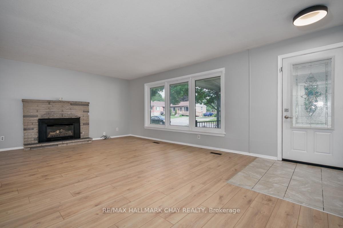 Photo 4 of 262 Bellevue Street, Peterborough, Northcrest Ward 5 — HOMEH