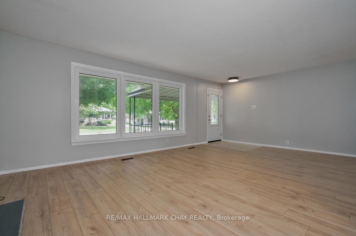 Photo 6 of 262 Bellevue Street, Peterborough, Northcrest Ward 5 — HOMEH