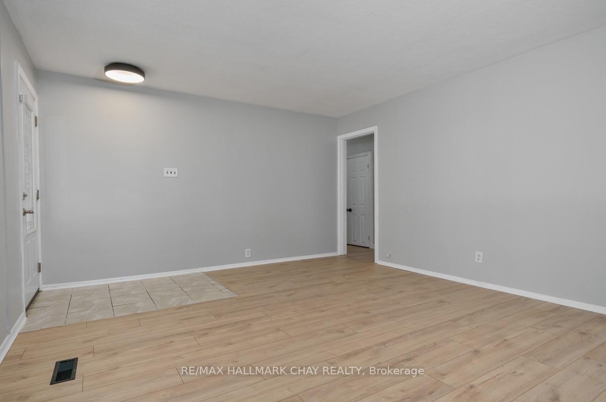 Photo 8 of 262 Bellevue Street, Peterborough, Northcrest Ward 5 — HOMEH