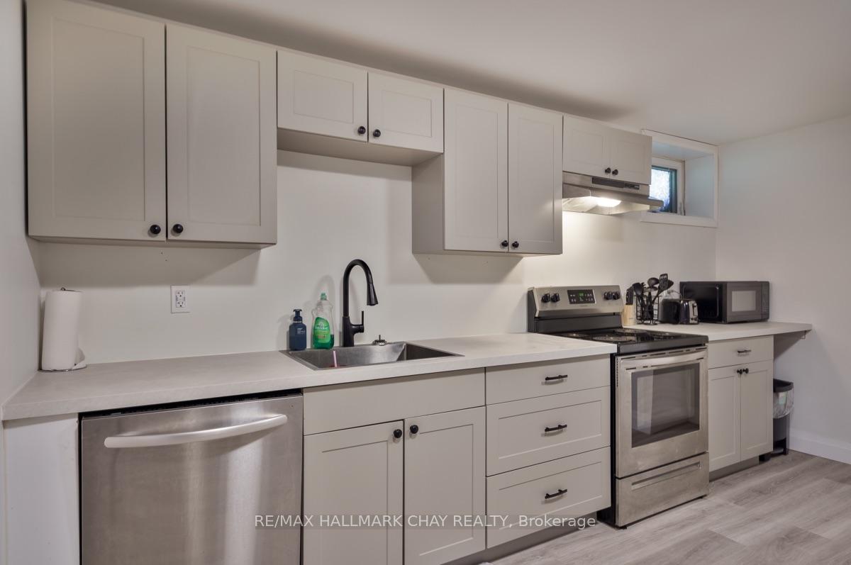 Photo 25 of 262 Bellevue Street, Peterborough, Northcrest Ward 5 — HOMEH