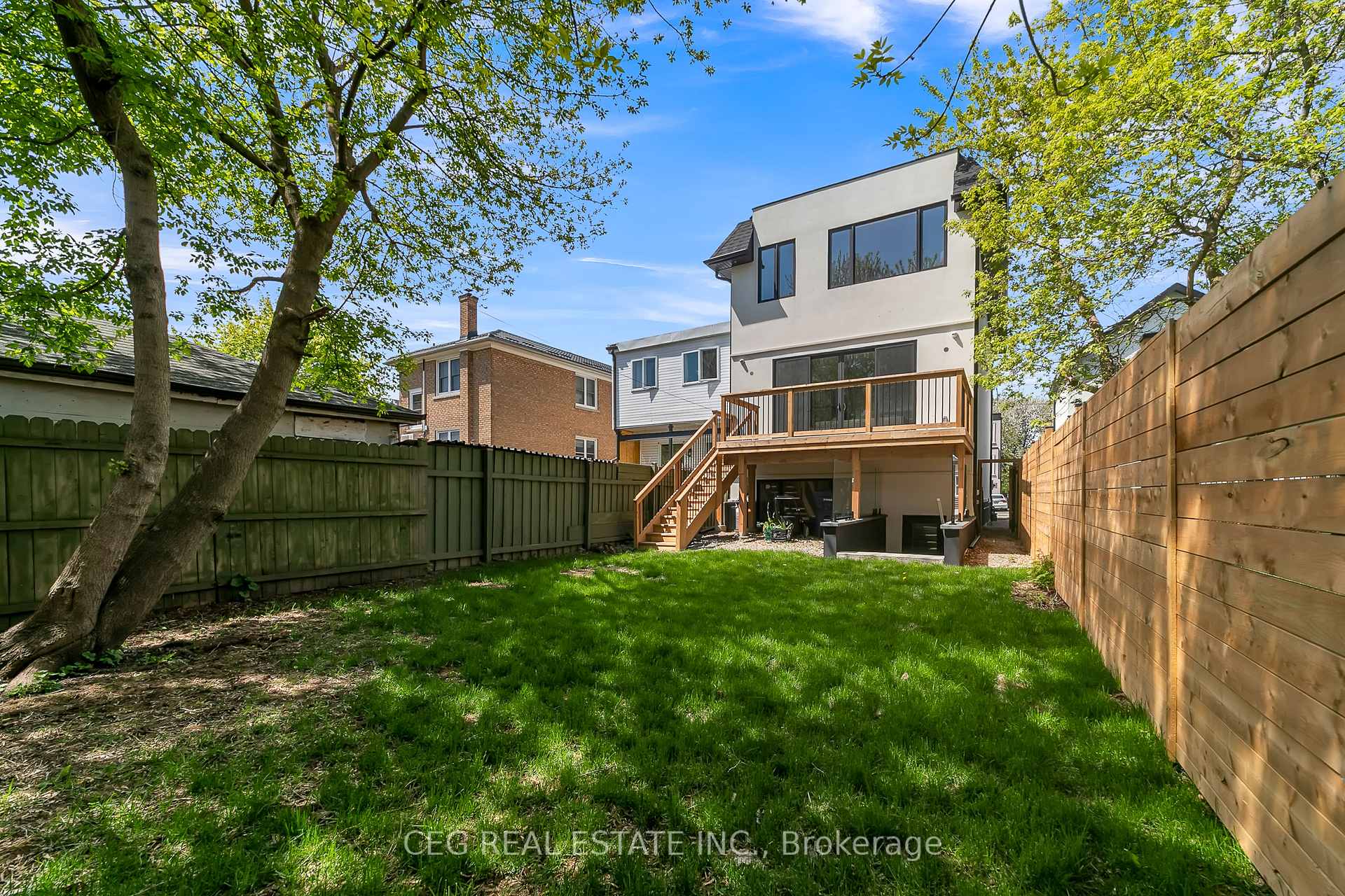 Photo 4 of 21 Sixteenth Street, Etobicoke, New Toronto — HOMEH