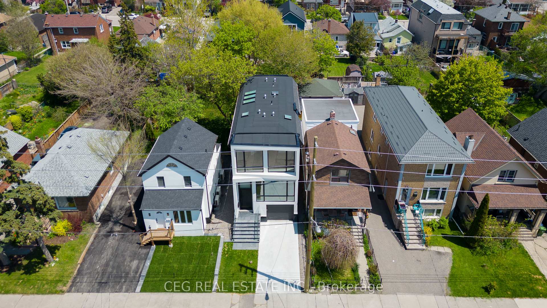 Photo 5 of 21 Sixteenth Street, Etobicoke, New Toronto — HOMEH