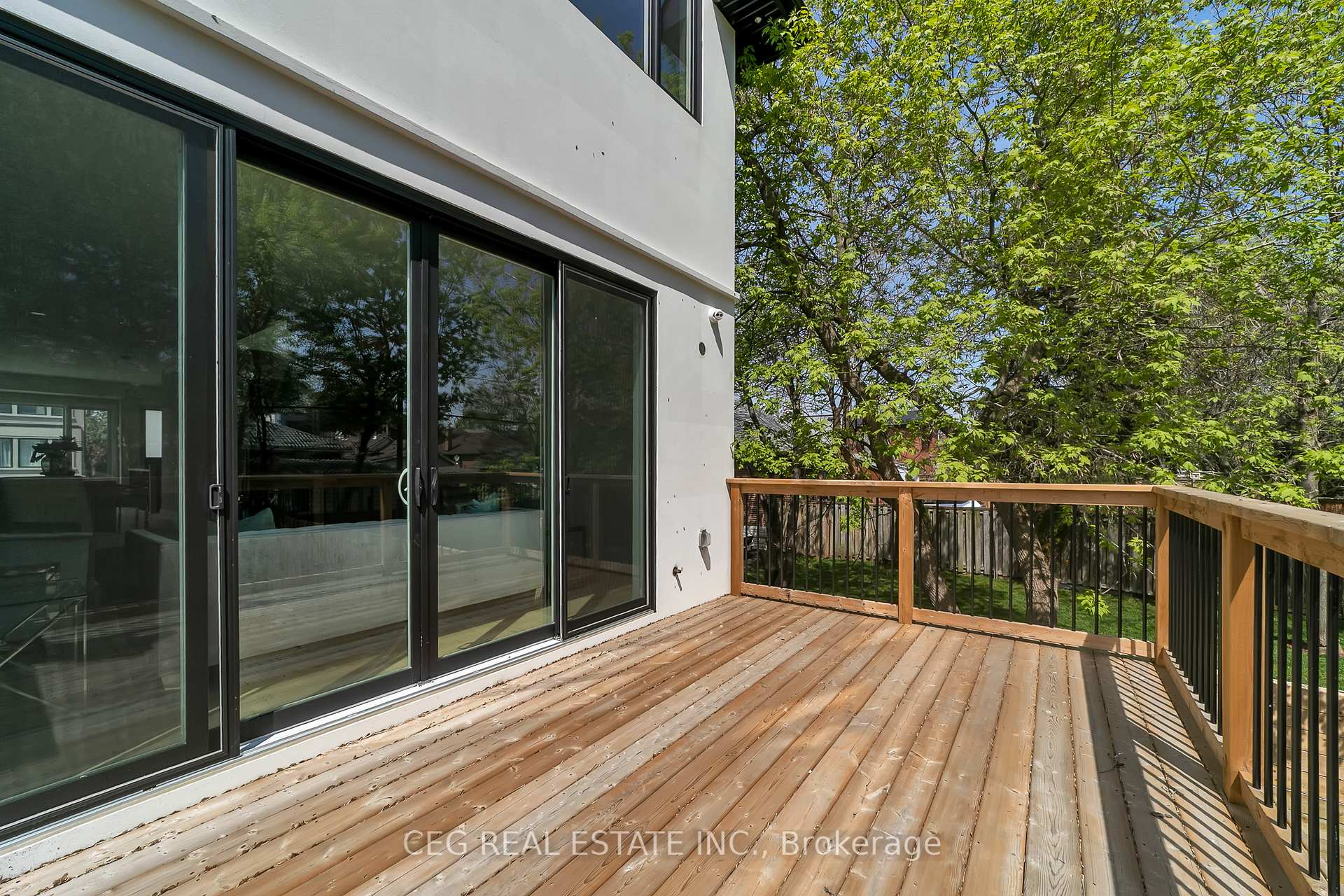Photo 9 of 21 Sixteenth Street, Etobicoke, New Toronto — HOMEH